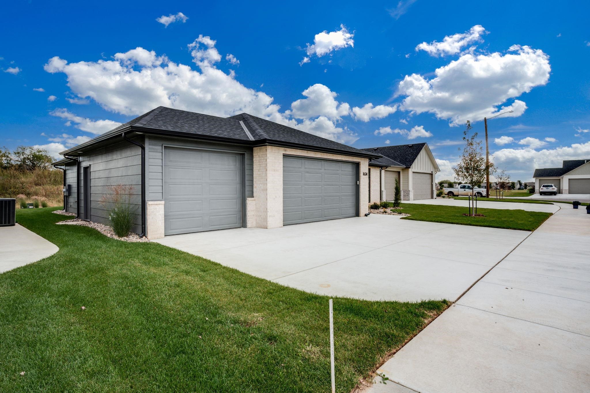 1634 N Forestview St, Wichita, KS 67235