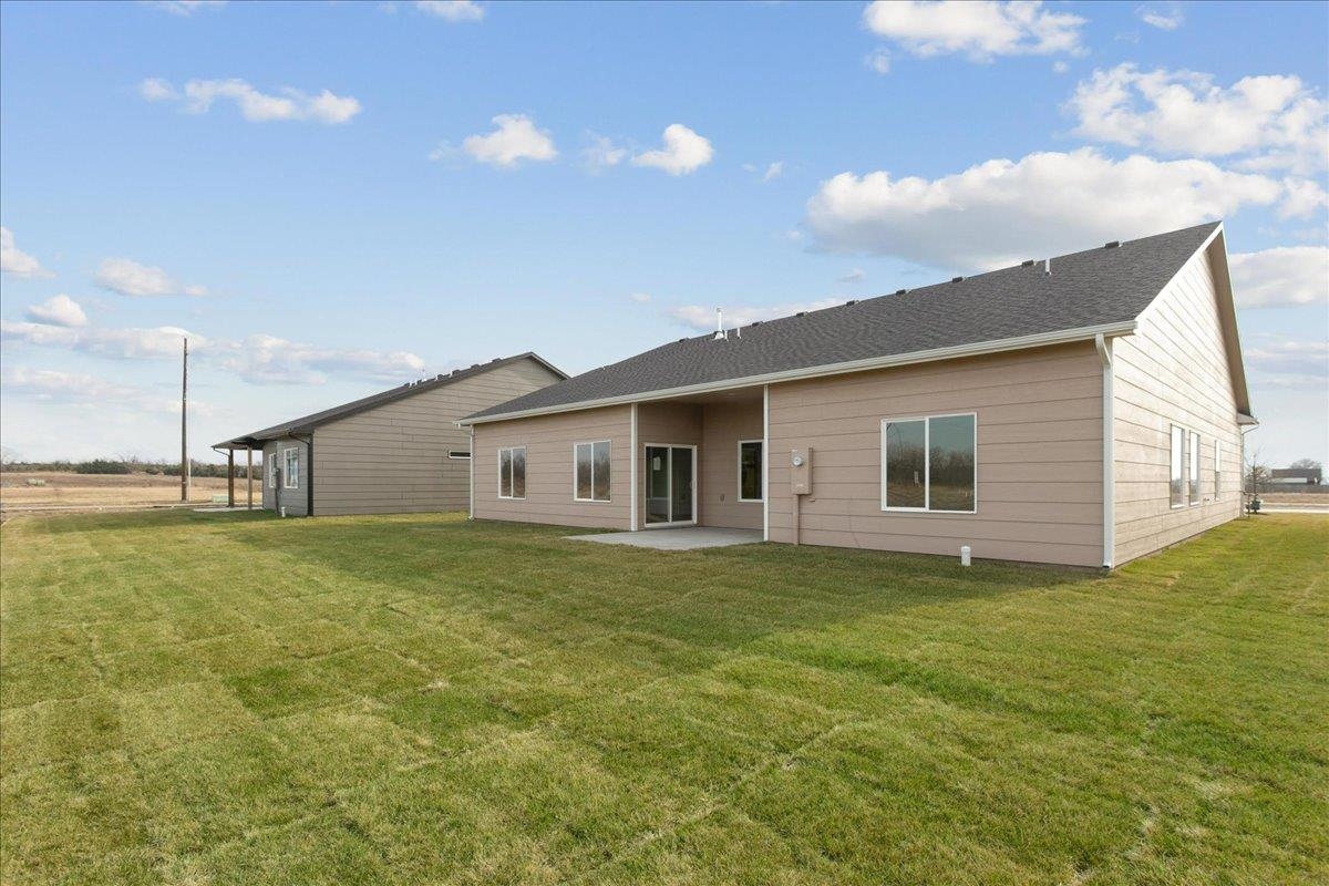 1630 E Appleton St, Valley Center, KS 67147