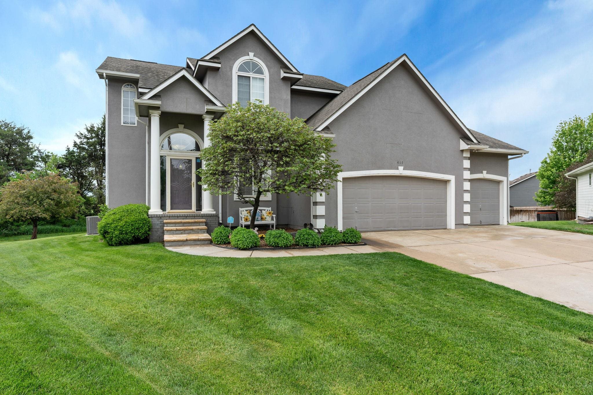 417 Homestead Ct, Colwich, KS 67030