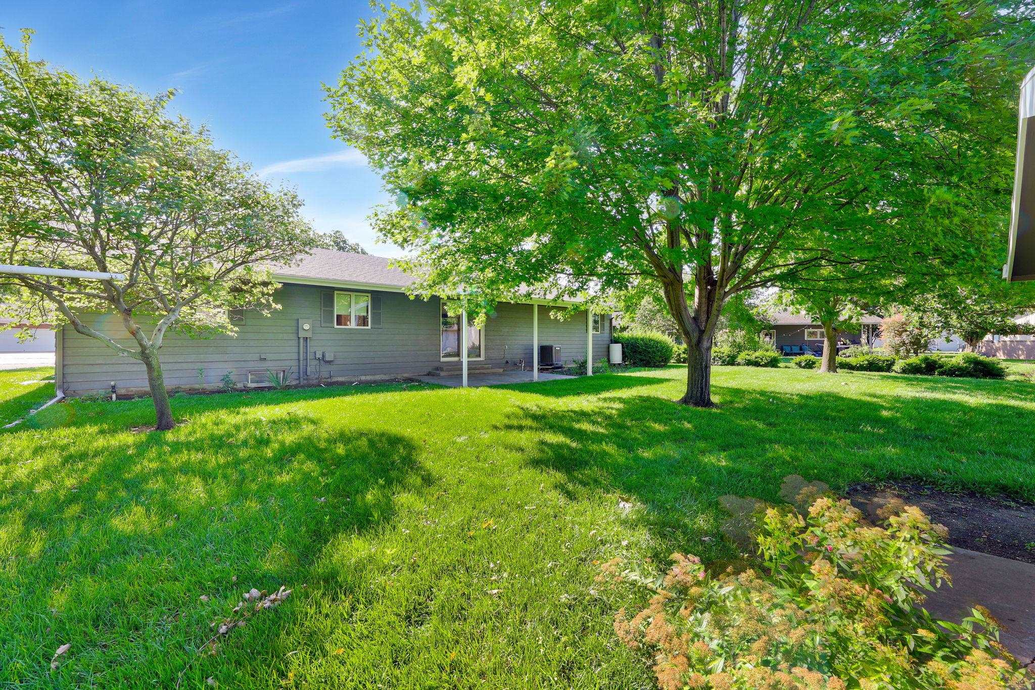 2903 Bluestem Ct, North Newton, KS 67117