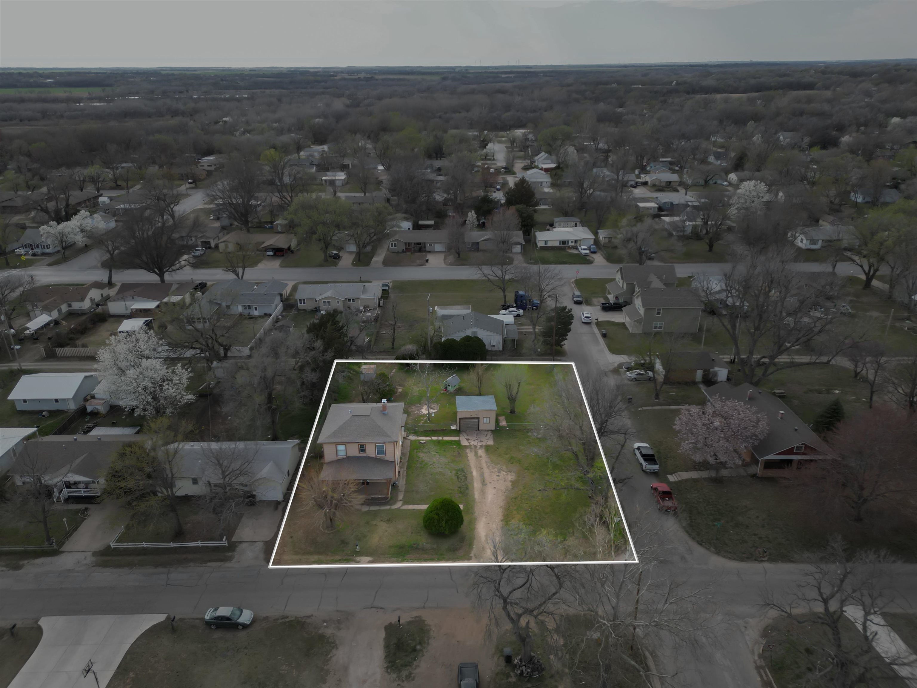 825 N 7th St, Arkansas City, KS 67005