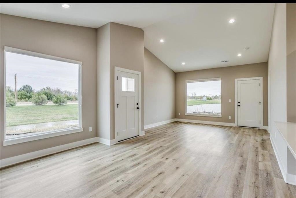 5501-5503 N Sandkey Ct, Wichita, KS 67204