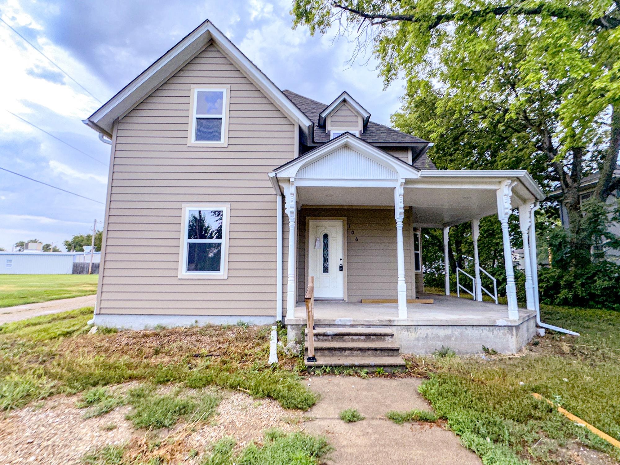 106 S Cedar St, Abilene, KS 67410