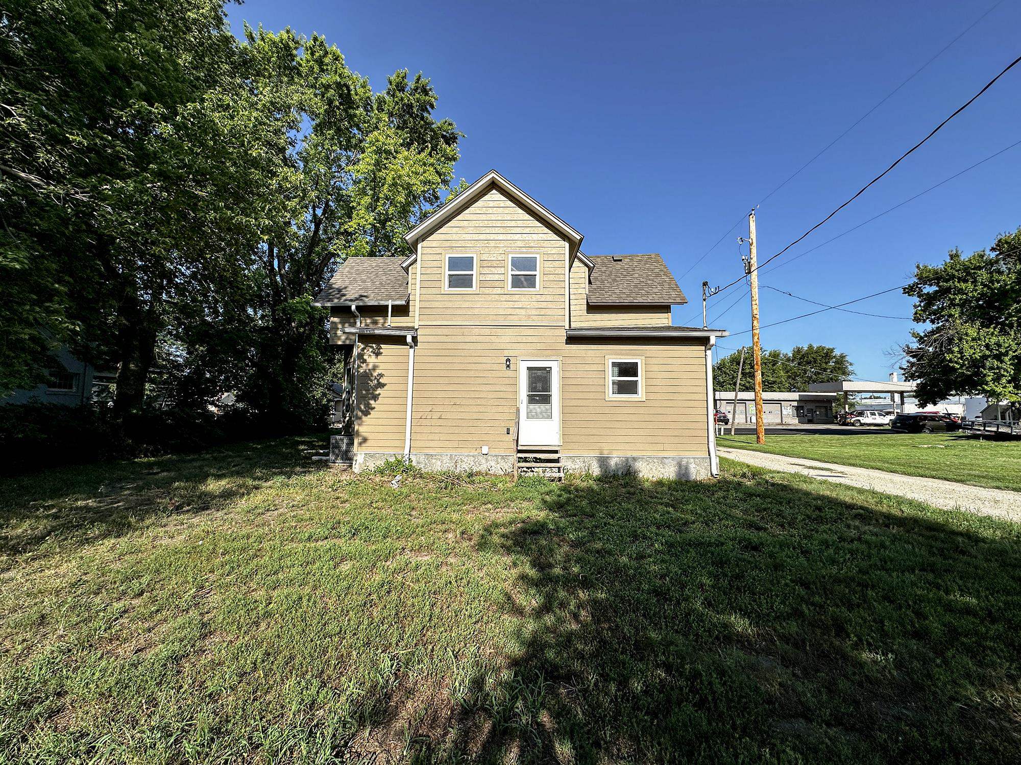 106 S Cedar St, Abilene, KS 67410