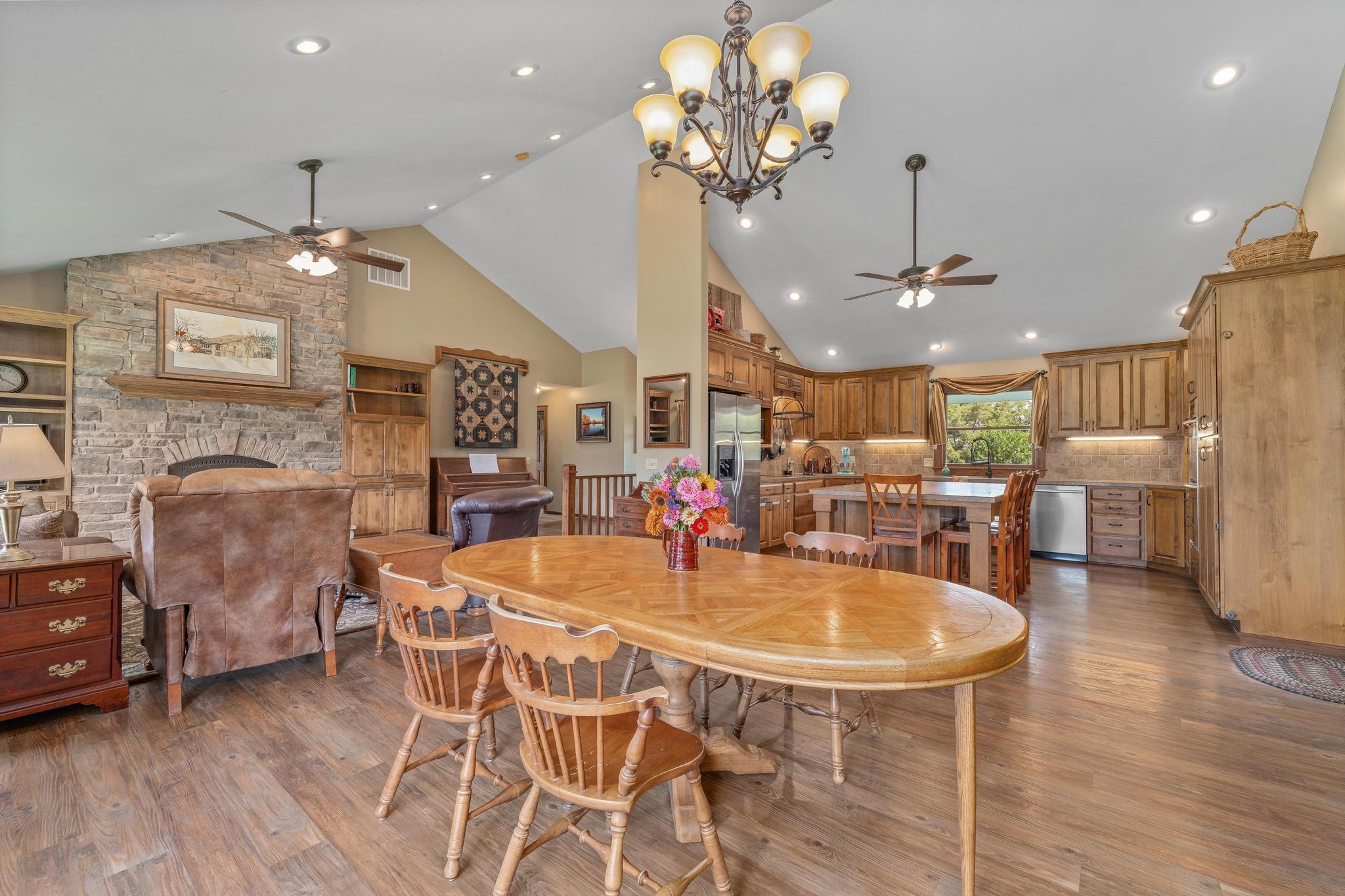 357 120th #359 120th, Newton, KS 67114