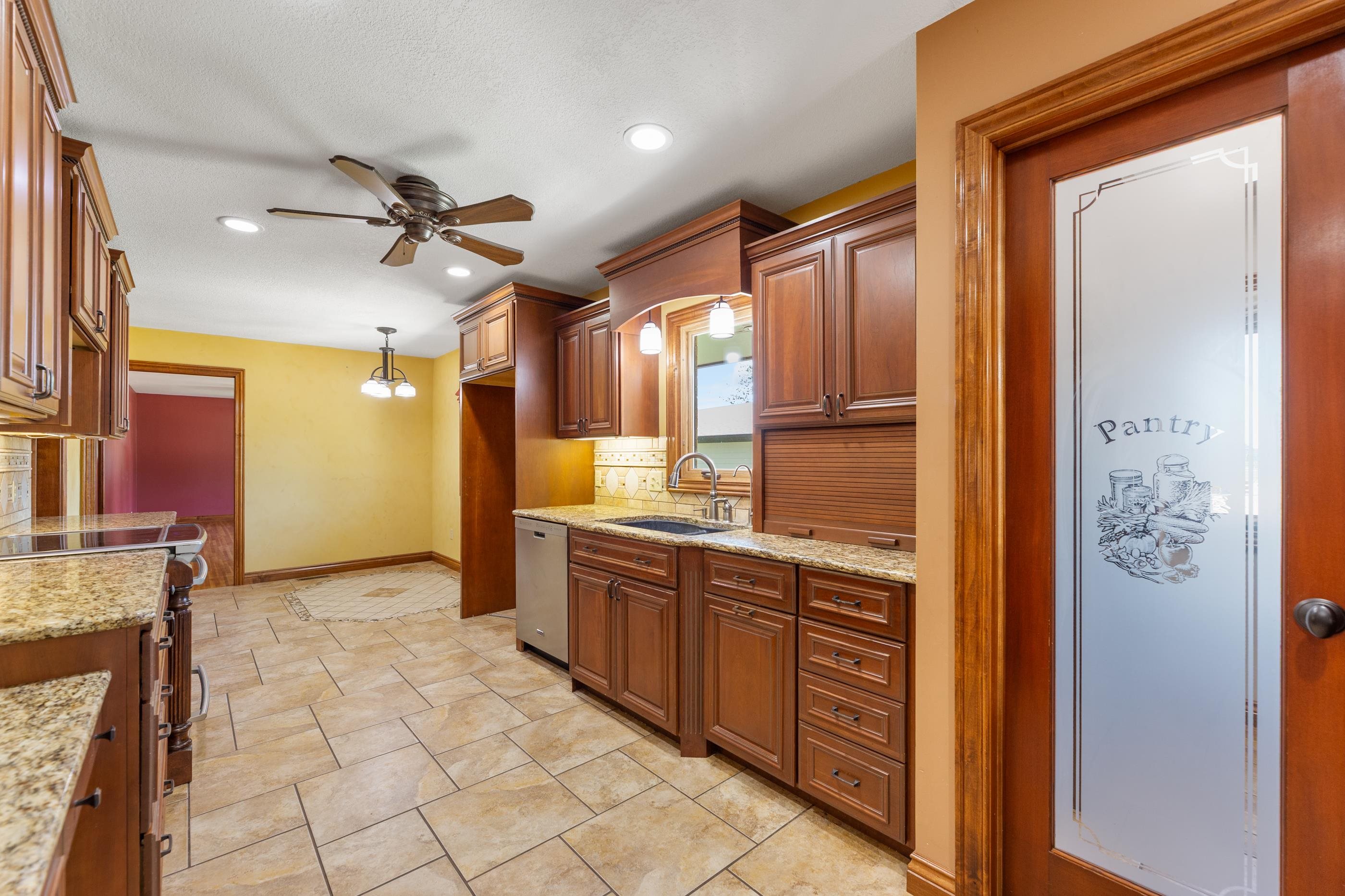 19020 W Baalman Ave, Colwich, KS 67030