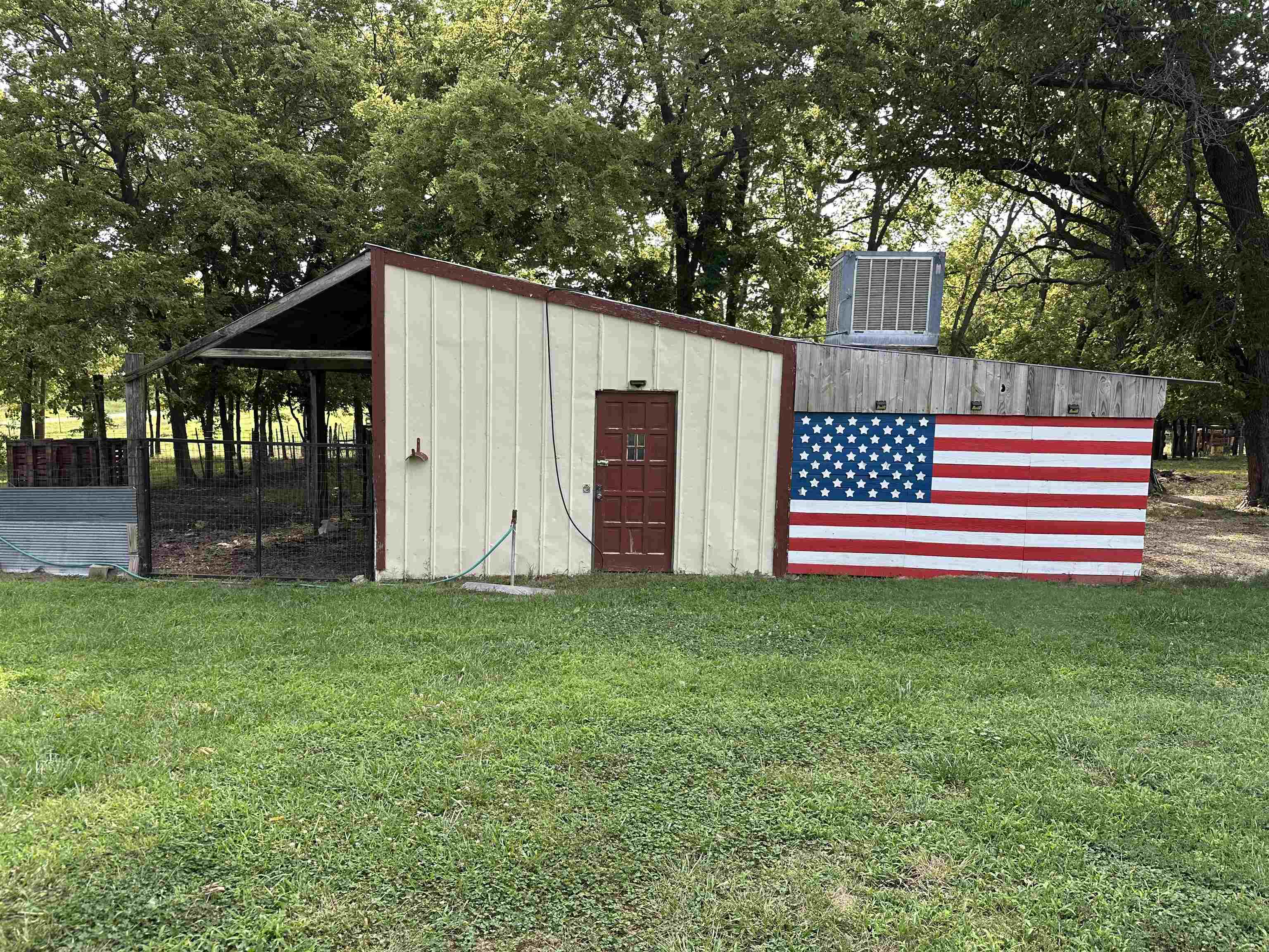 2403 Lark Rd, Abilene, KS 67410
