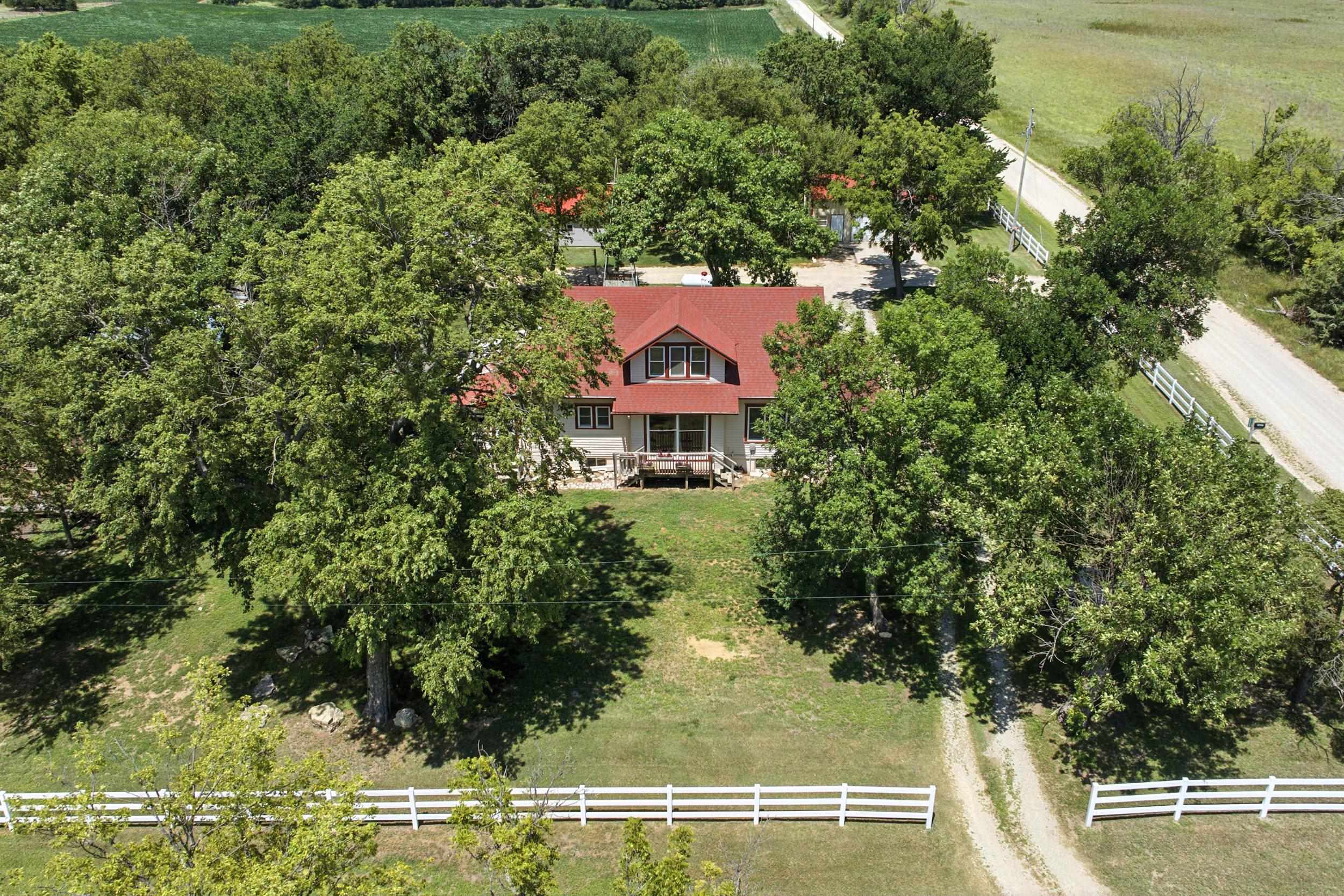 2403 Lark Rd, Abilene, KS 67410