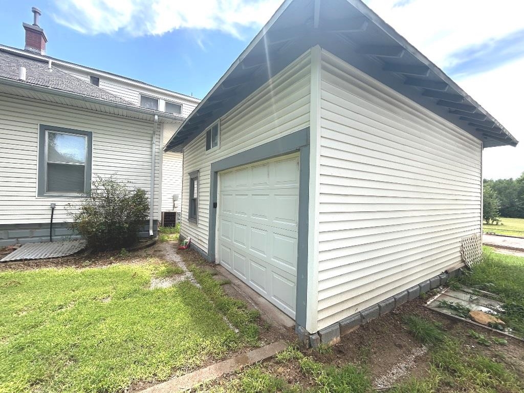 115 N Saint Marys St, Caldwell, KS 67022