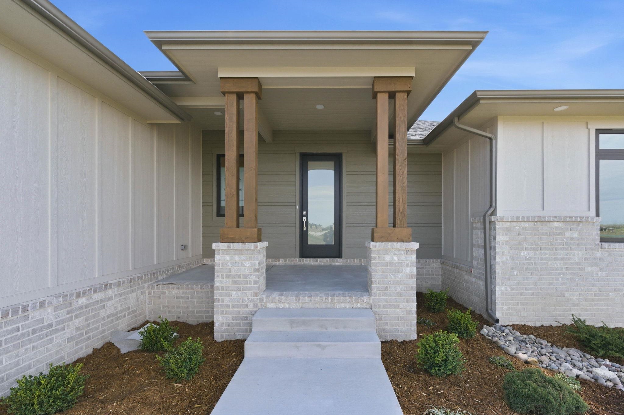 8263 W Mossy Stone, Maize, KS 67101