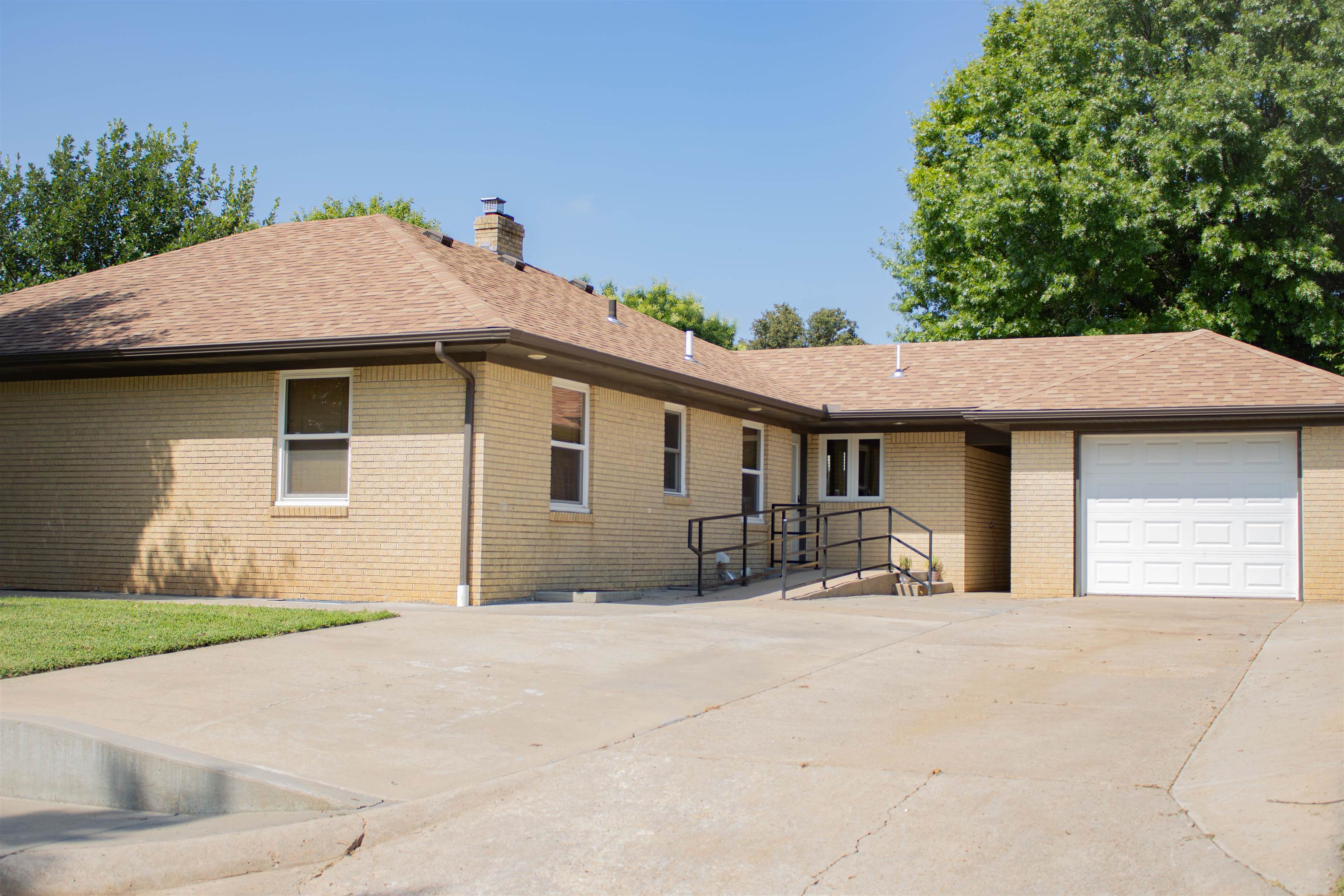256 E Washington Ave, Kingman, KS 67068