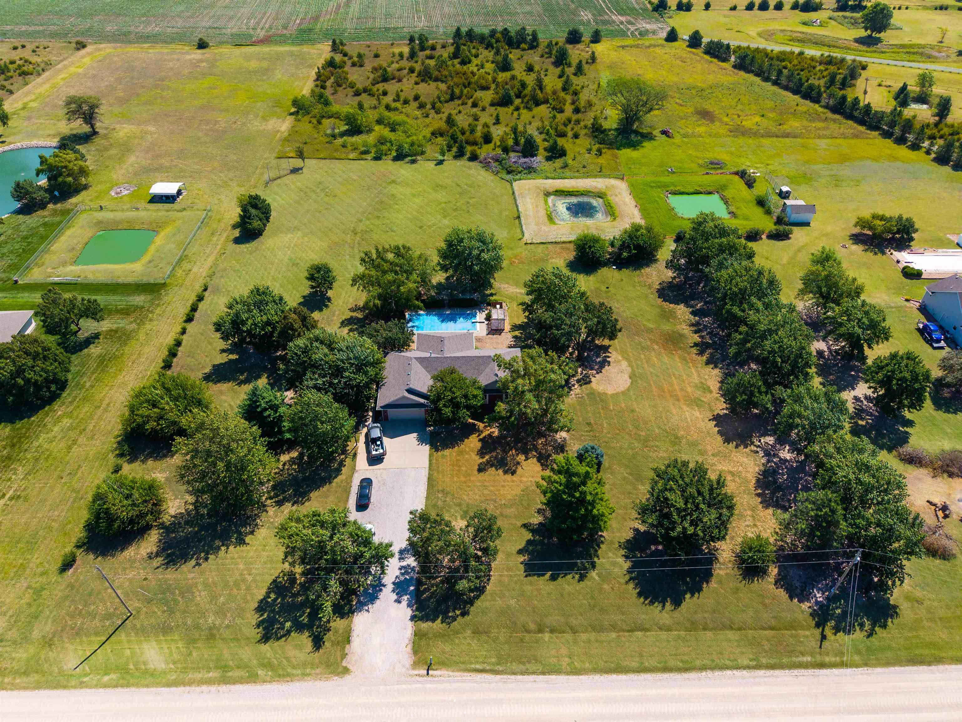 2842 Reece Rd, Colwich, KS 67030