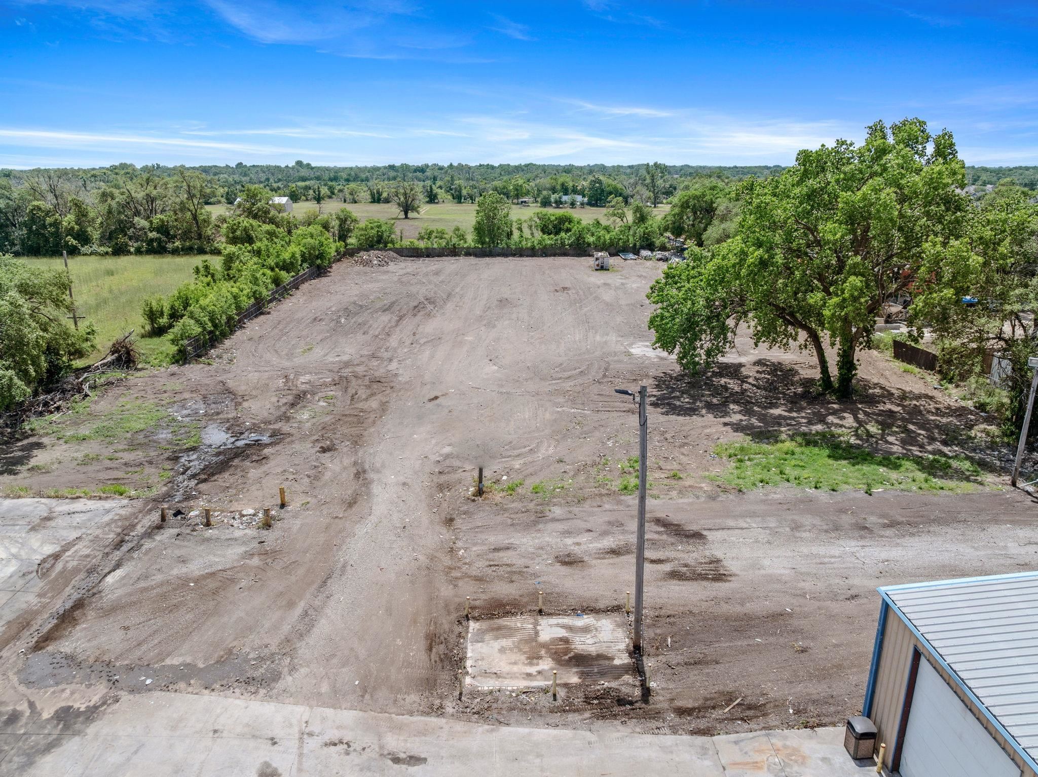 1939 Emmett St, Haysville, KS 67060