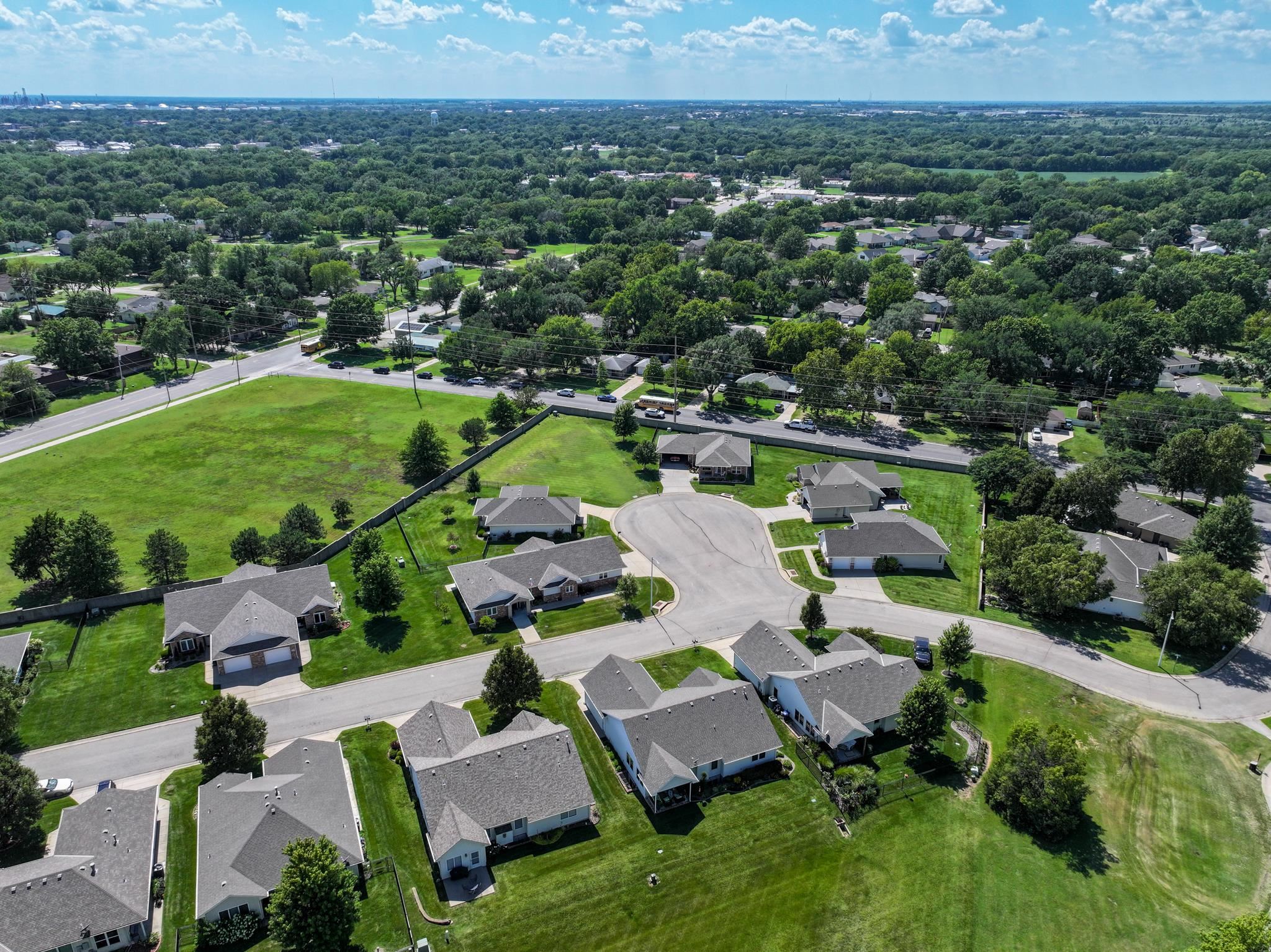 845 Tee Ct, El Dorado, KS 67042