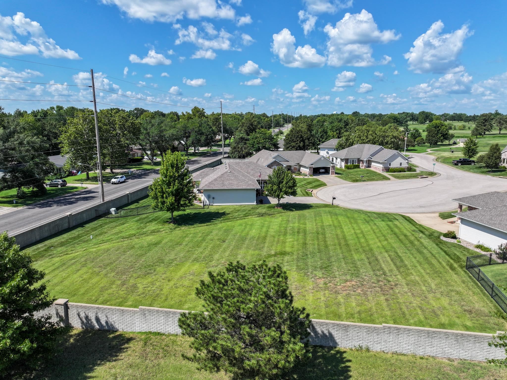 845 Tee Ct, El Dorado, KS 67042