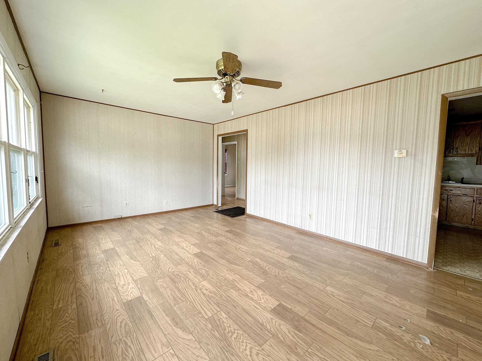 1109 Skyline Dr, Junction City, KS 66441