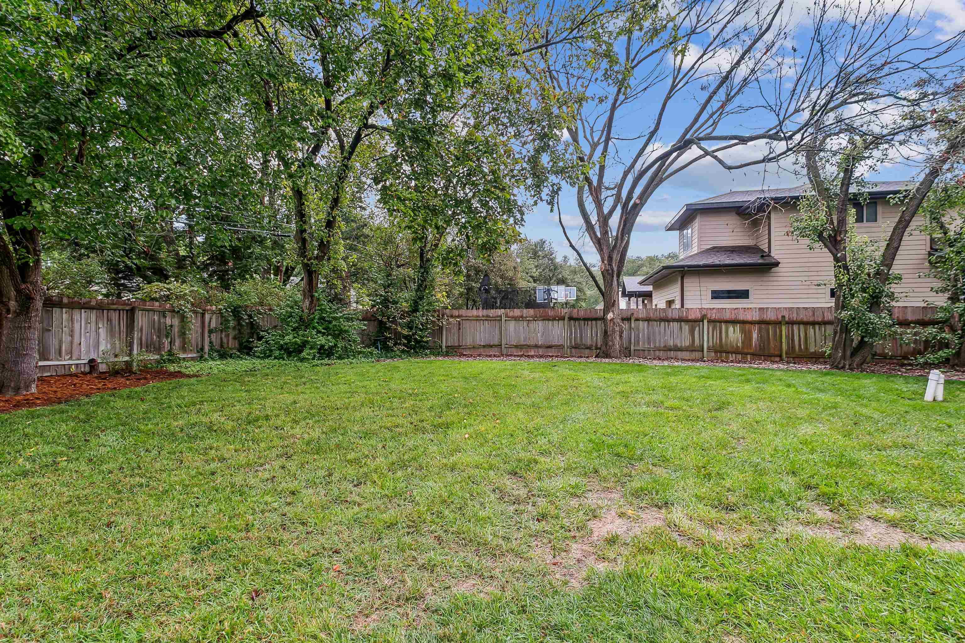 206 S Brookside St, Wichita, KS 67218