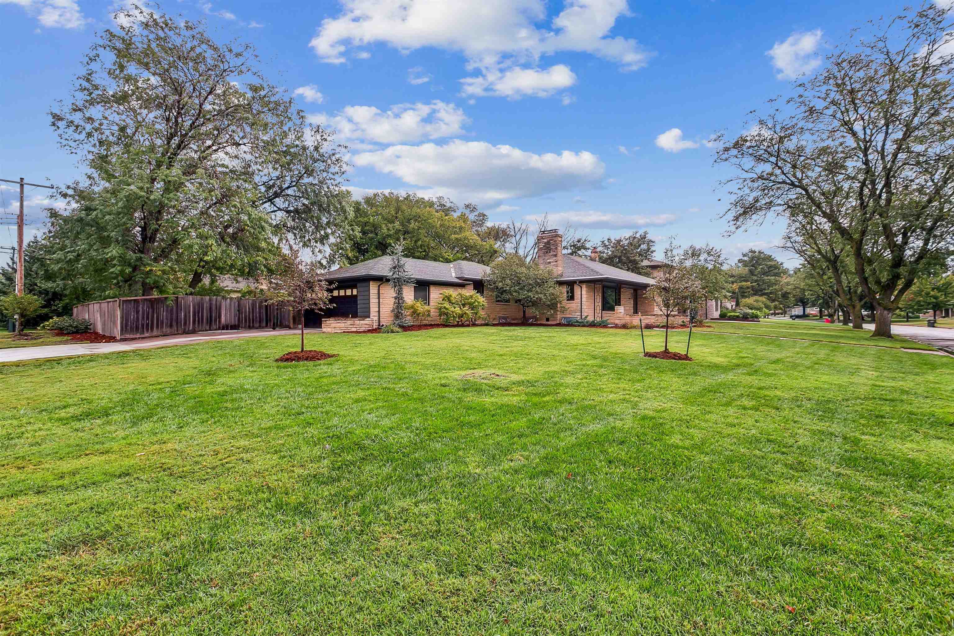 206 S Brookside St, Wichita, KS 67218