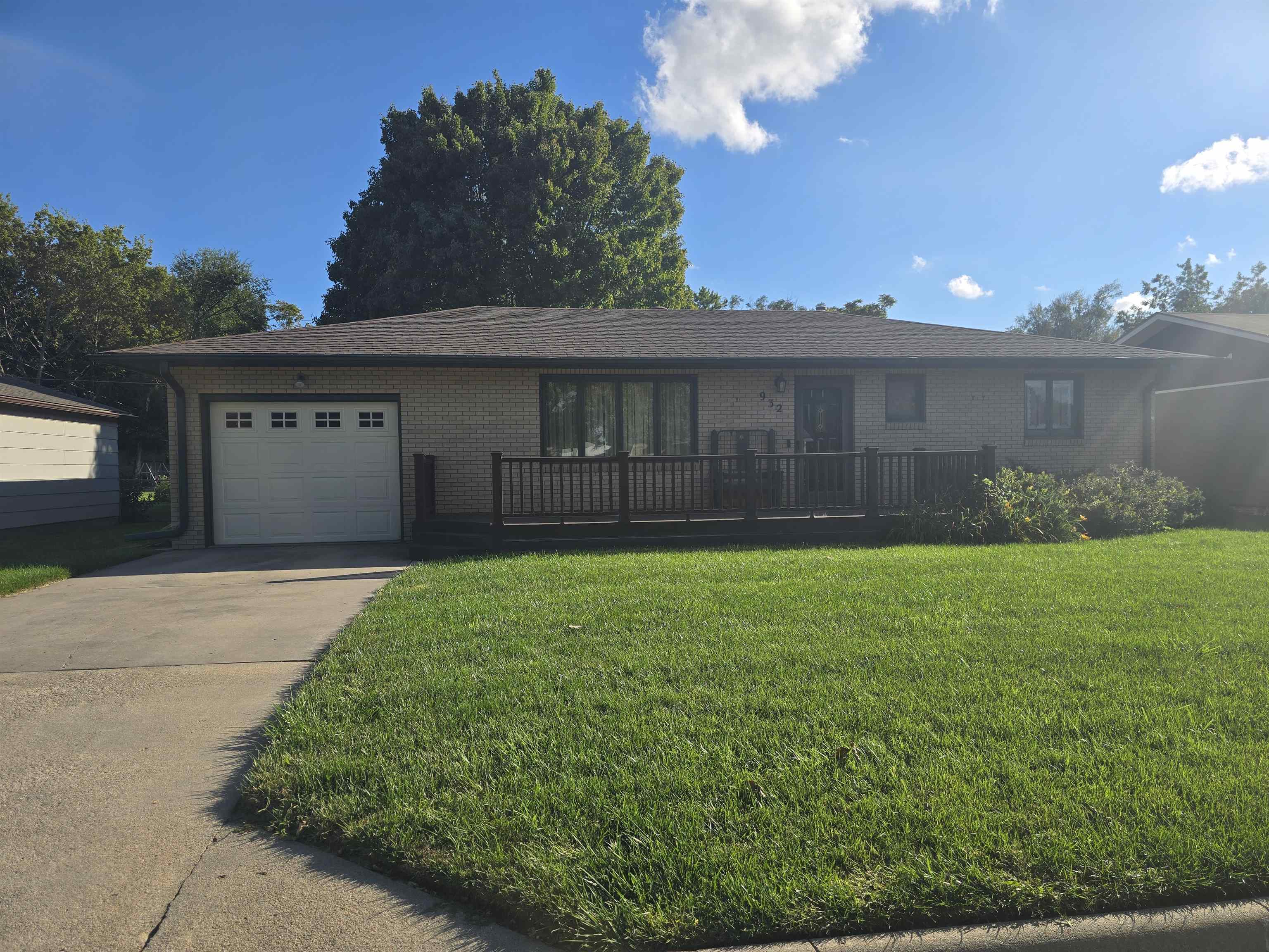 932 E 9th St, Concordia, KS 66901