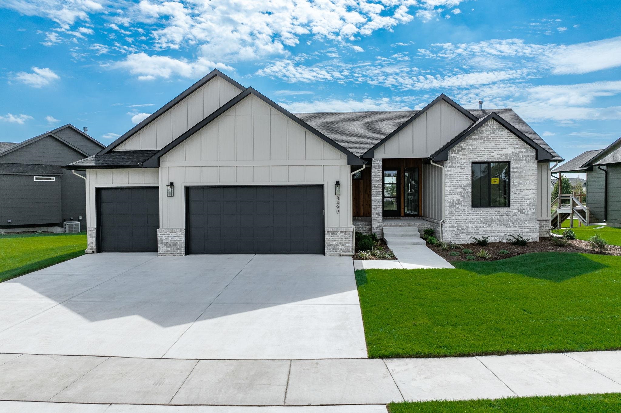 8499 W Pebble St, Maize, KS 67101