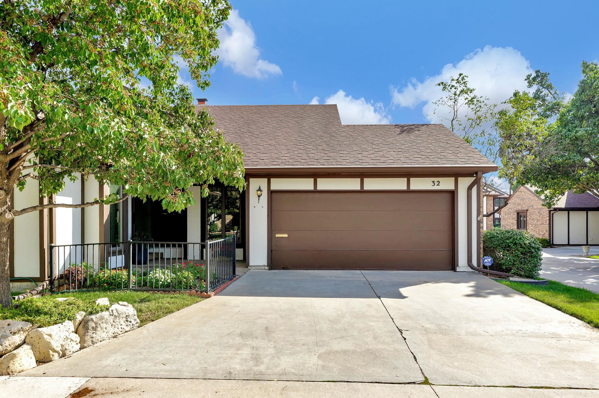 641 N Woodlawn St #32 #32, Wichita, KS 67208-3669