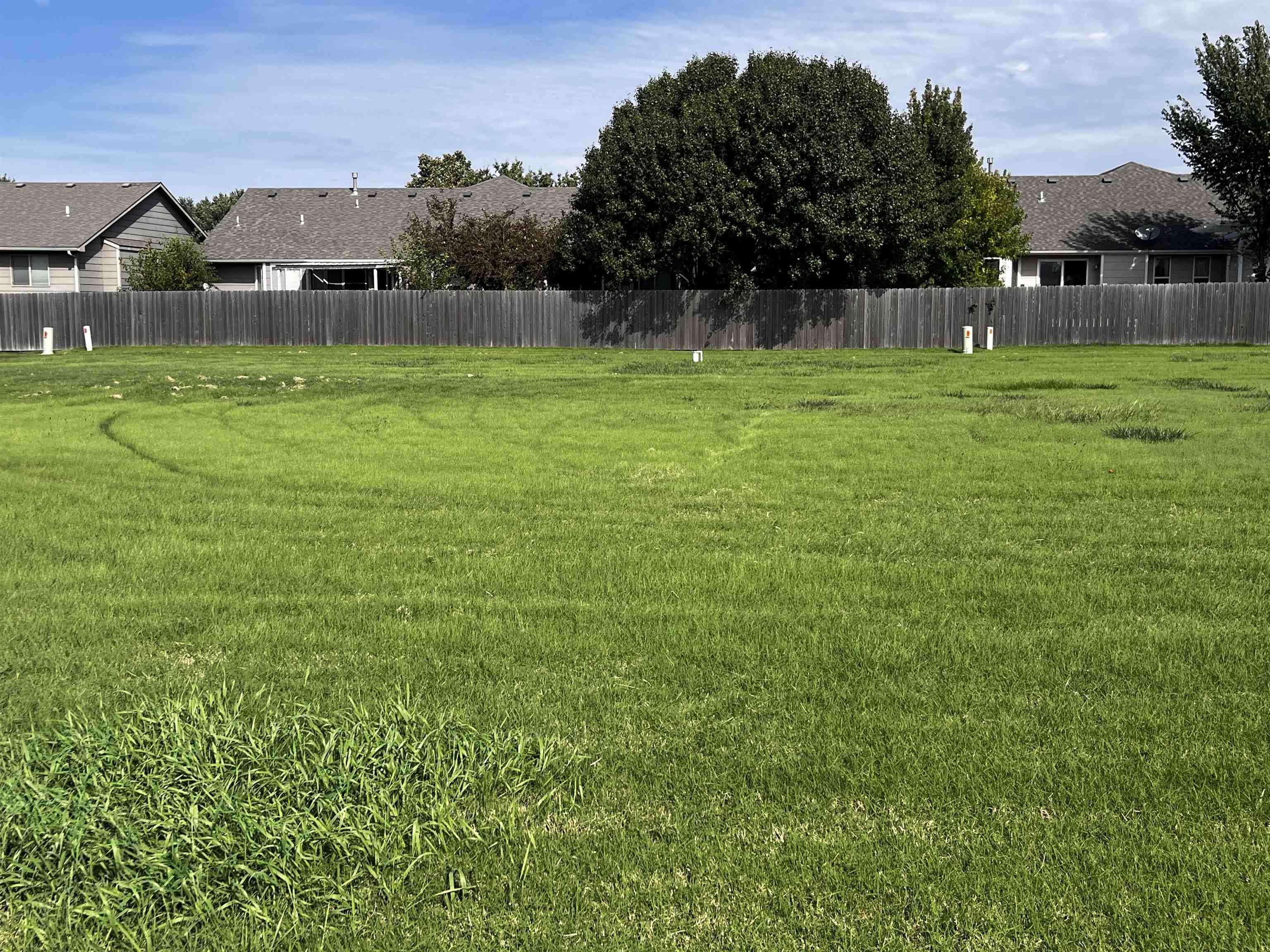 1208 Lazy Creek Ct, Newton, KS 67114
