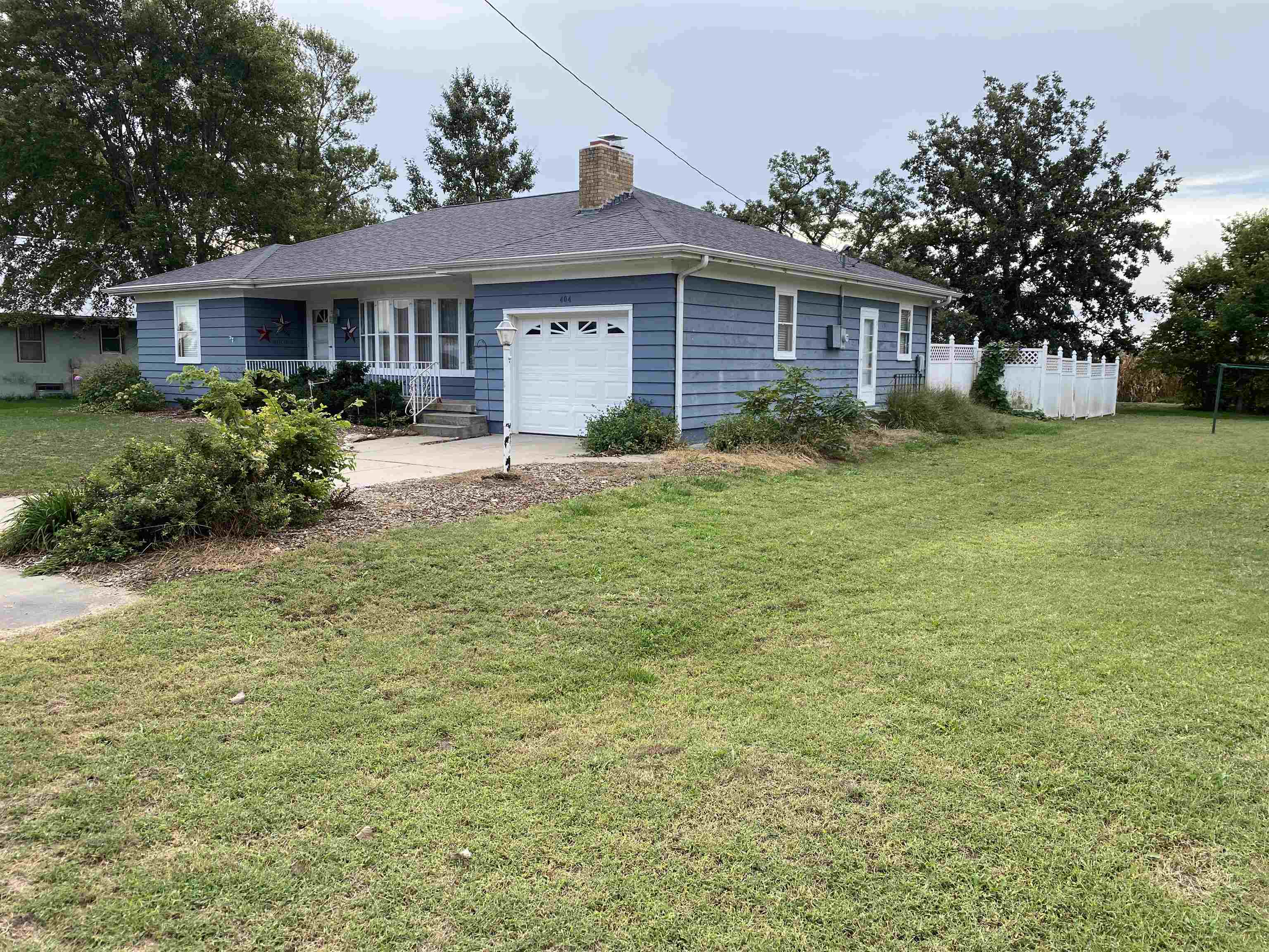 404 Arcadia, Clifton, KS 66937