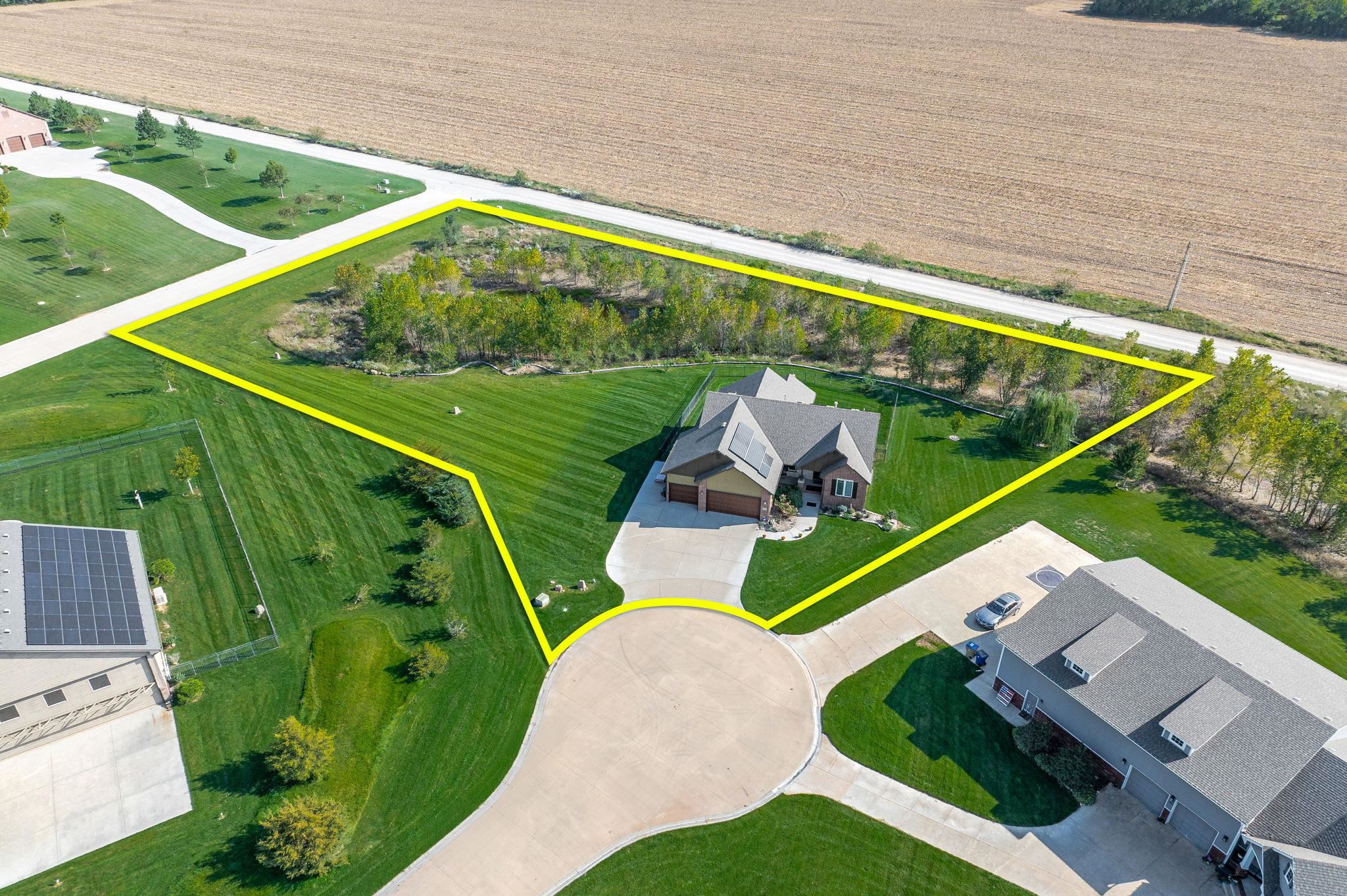 735 Learjet Cir, Benton, KS 67017