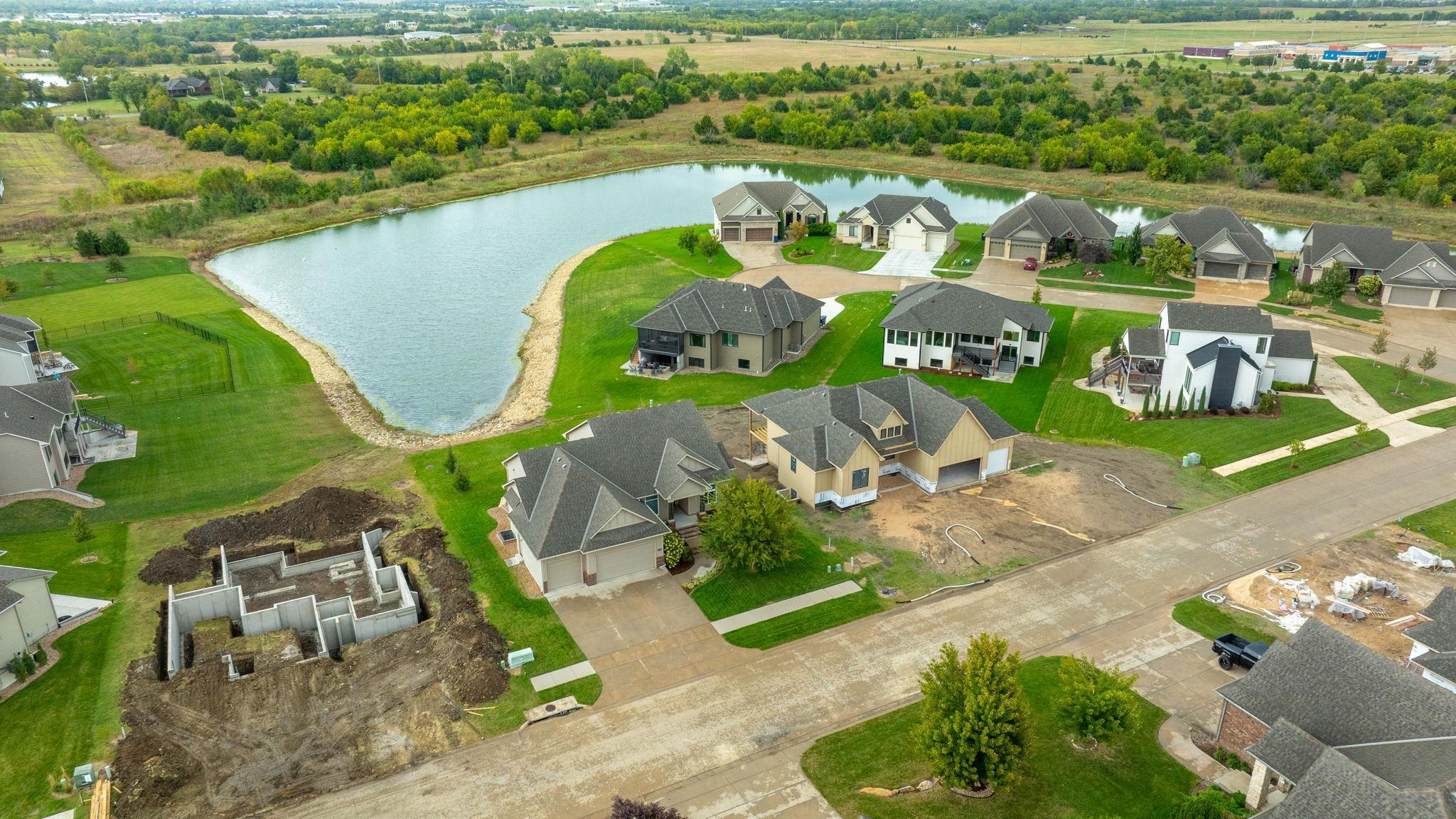 5958 E Forbes St, Bel Aire, KS 67220