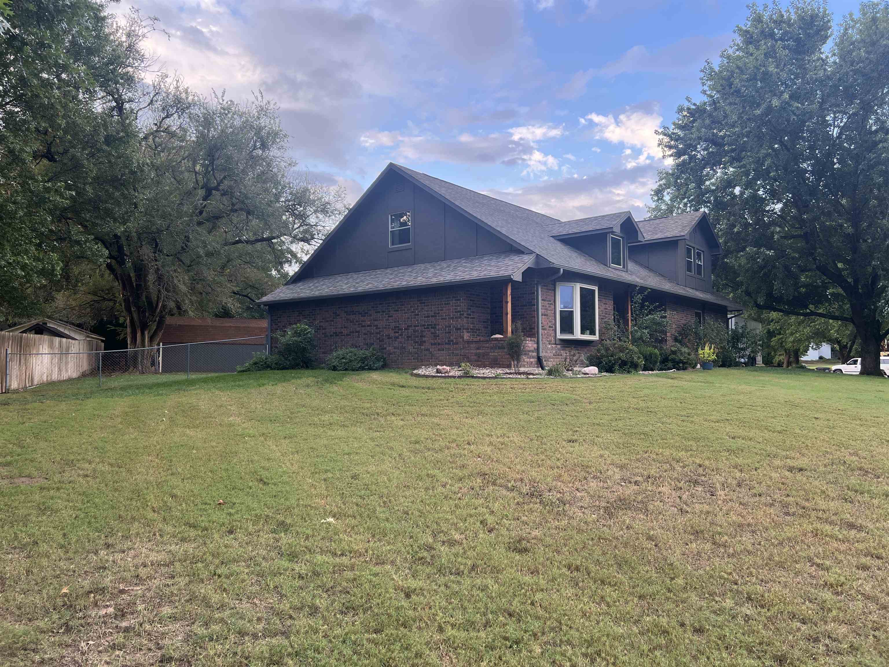 2324 N Estates Dr, Arkansas City, KS 67005