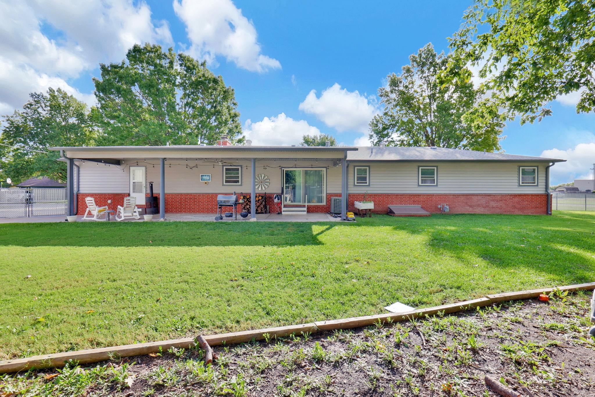 1441 S Lark Ln, Wichita, KS 67209