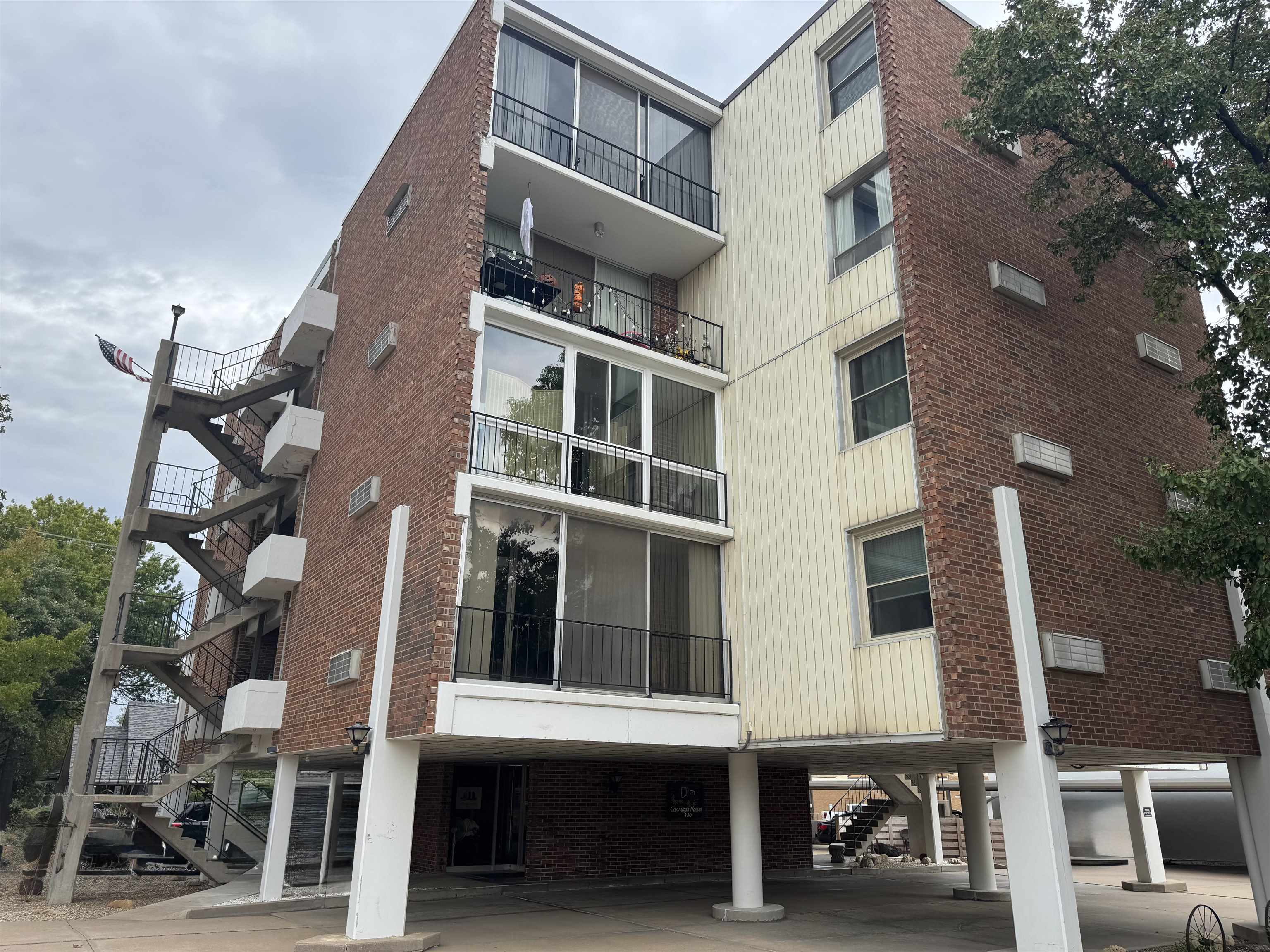 330 W Central Ave #4C, El Dorado, KS 67042