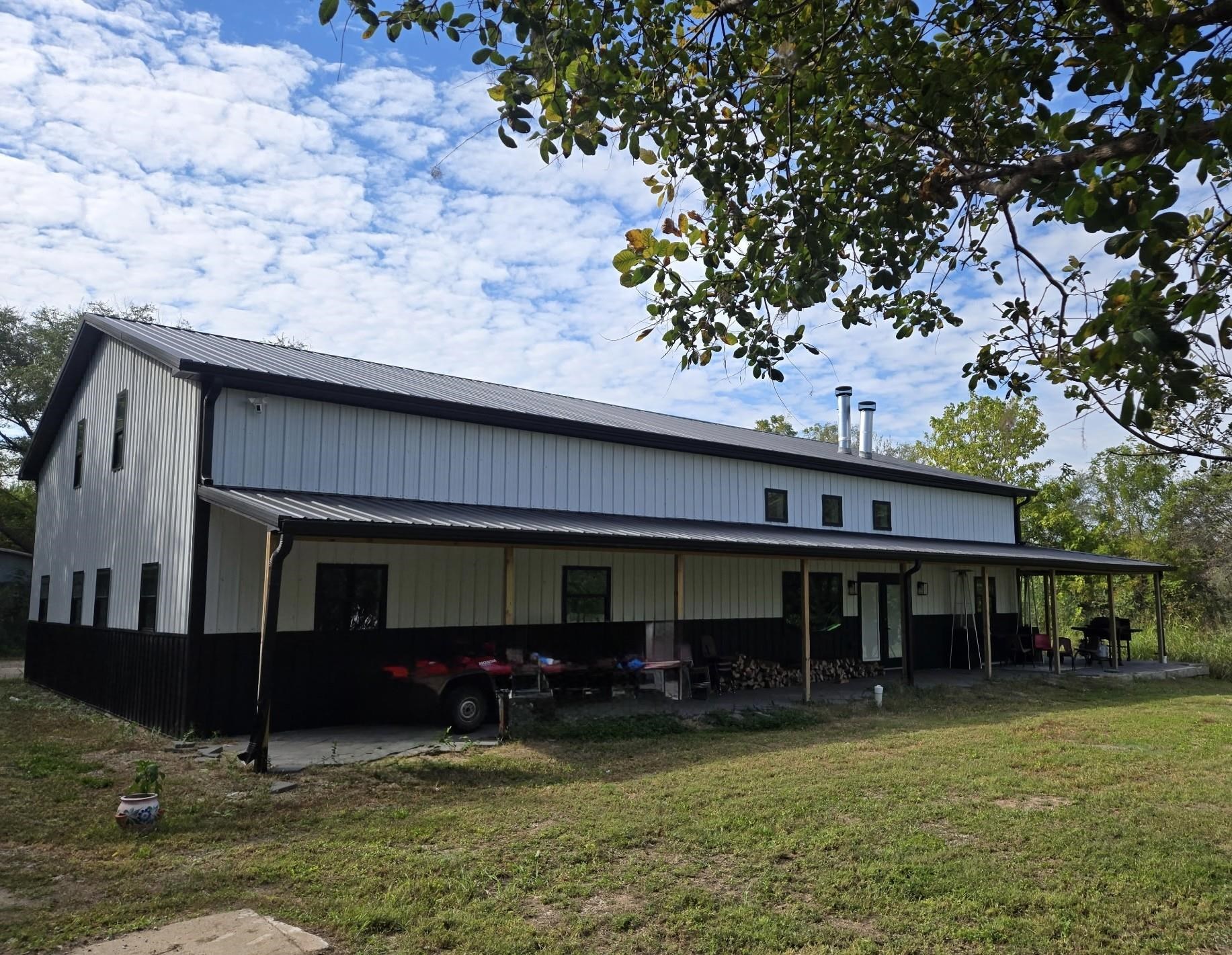 501 E 69th St N, Park City, KS 67219
