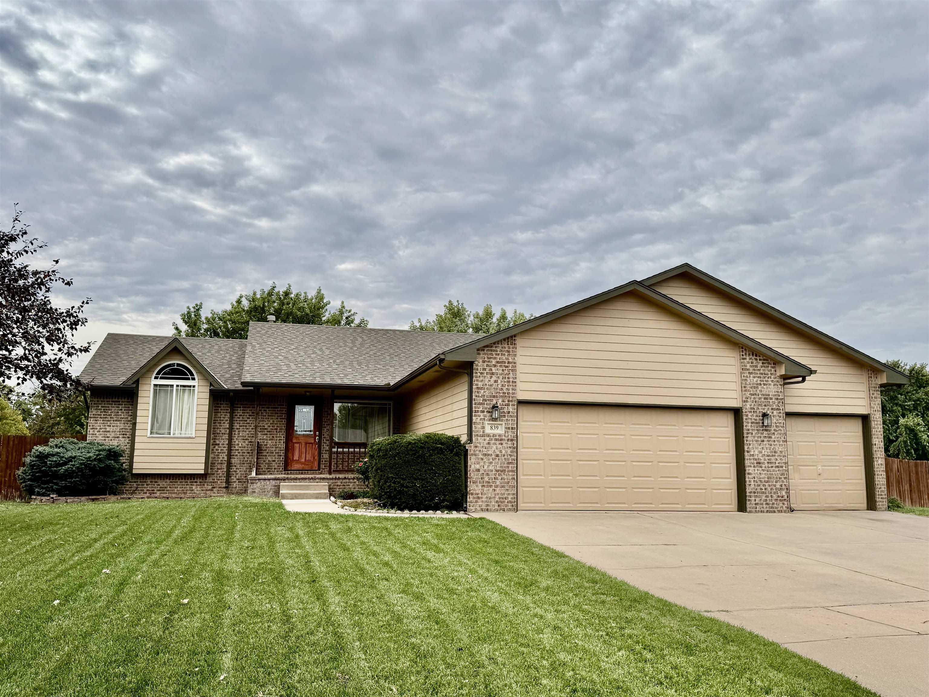839 Streamside Ln, Clearwater, KS 67026