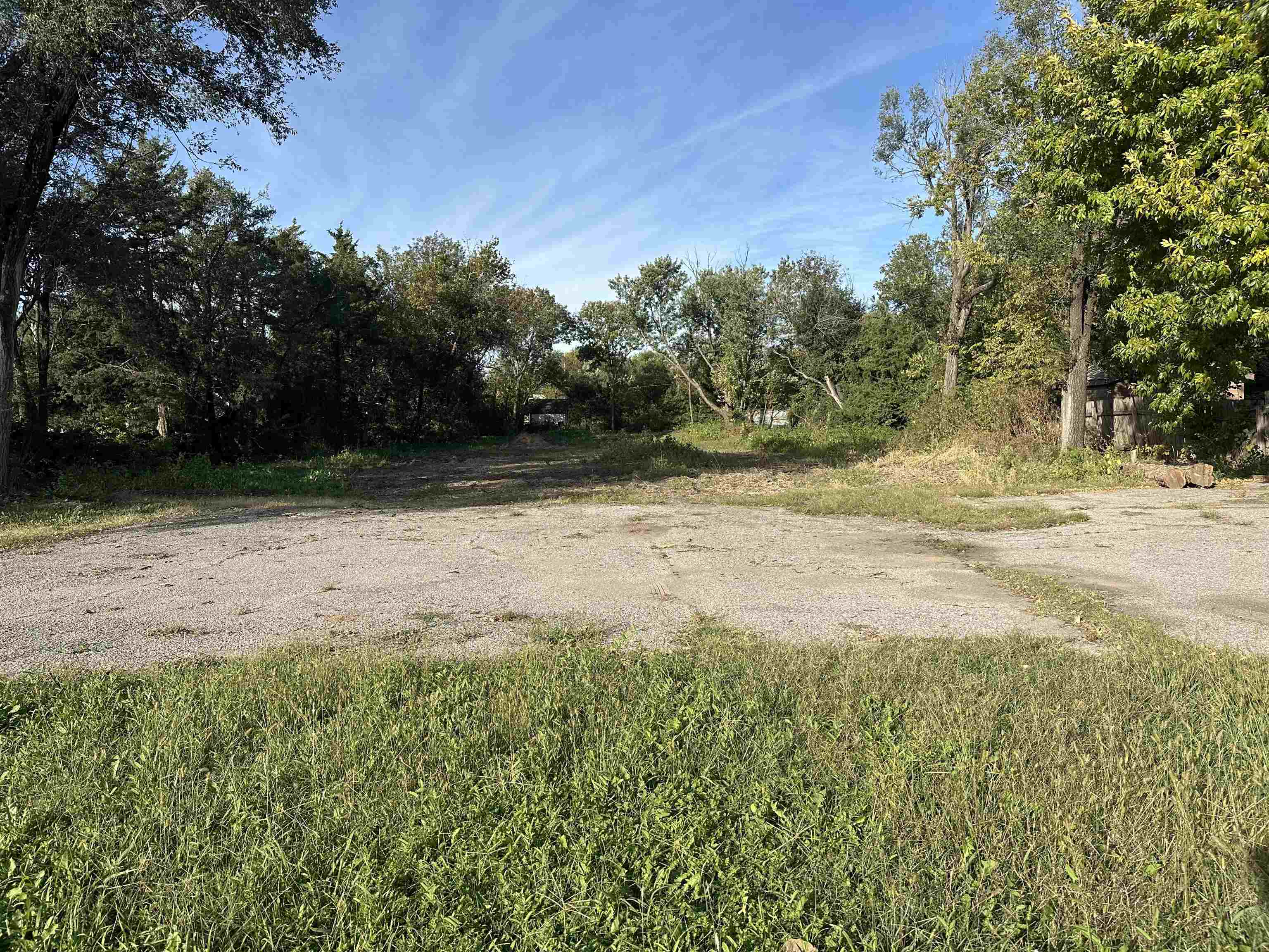 545 N Andover Rd, Andover, KS 67002