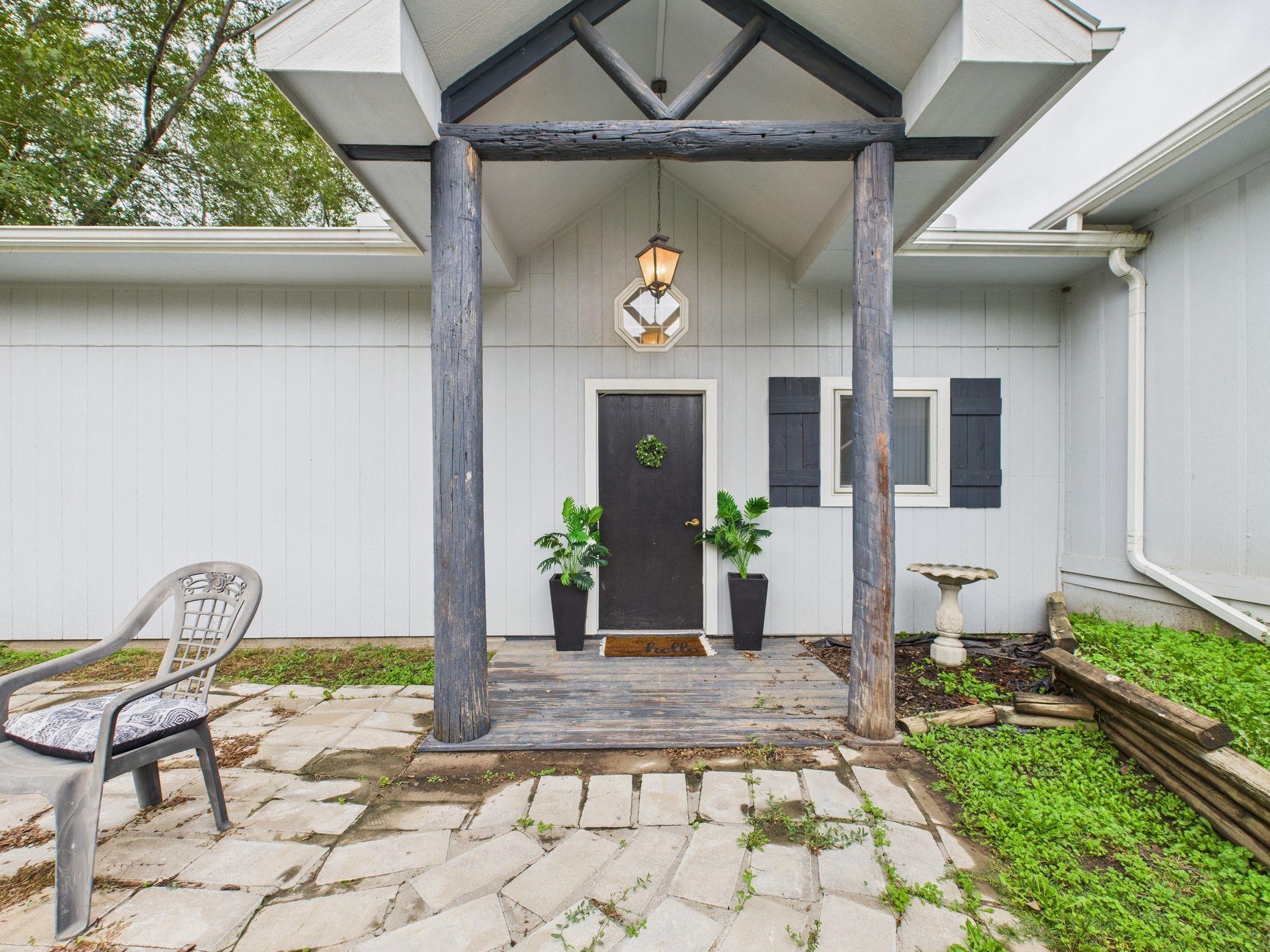 415 N Iowa St, Oxford, KS 67119
