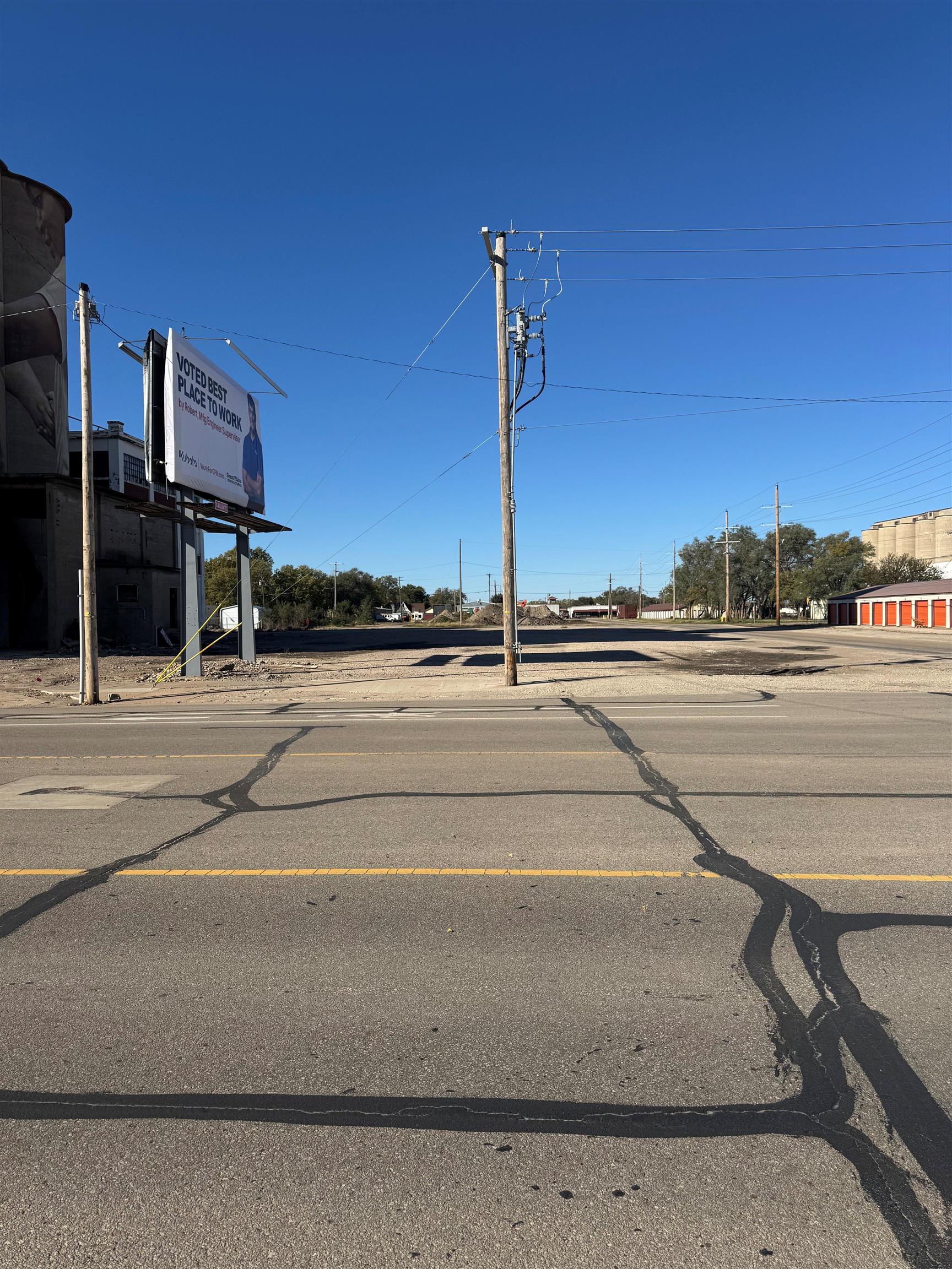 343 N Santa Fe Ave, Salina, KS 67401