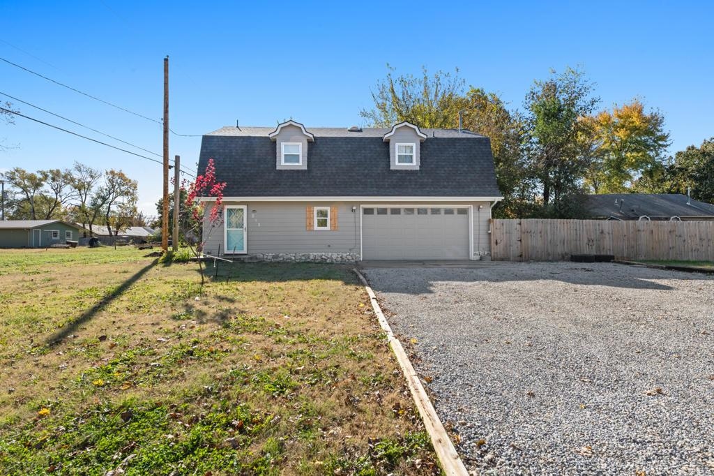 513 E Ash St, Douglass, KS 67039