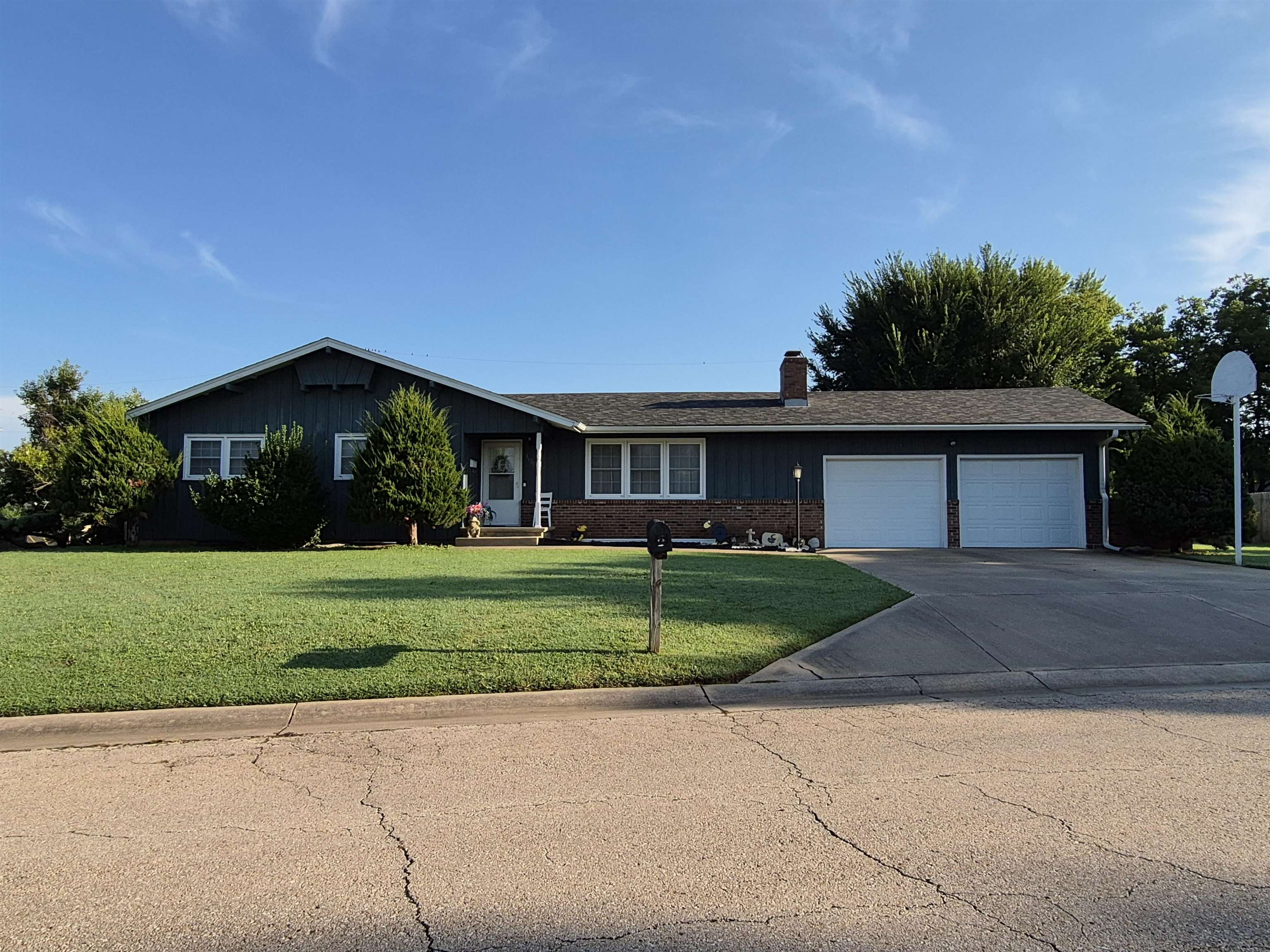 1620 Madison St, Eureka, KS 67045
