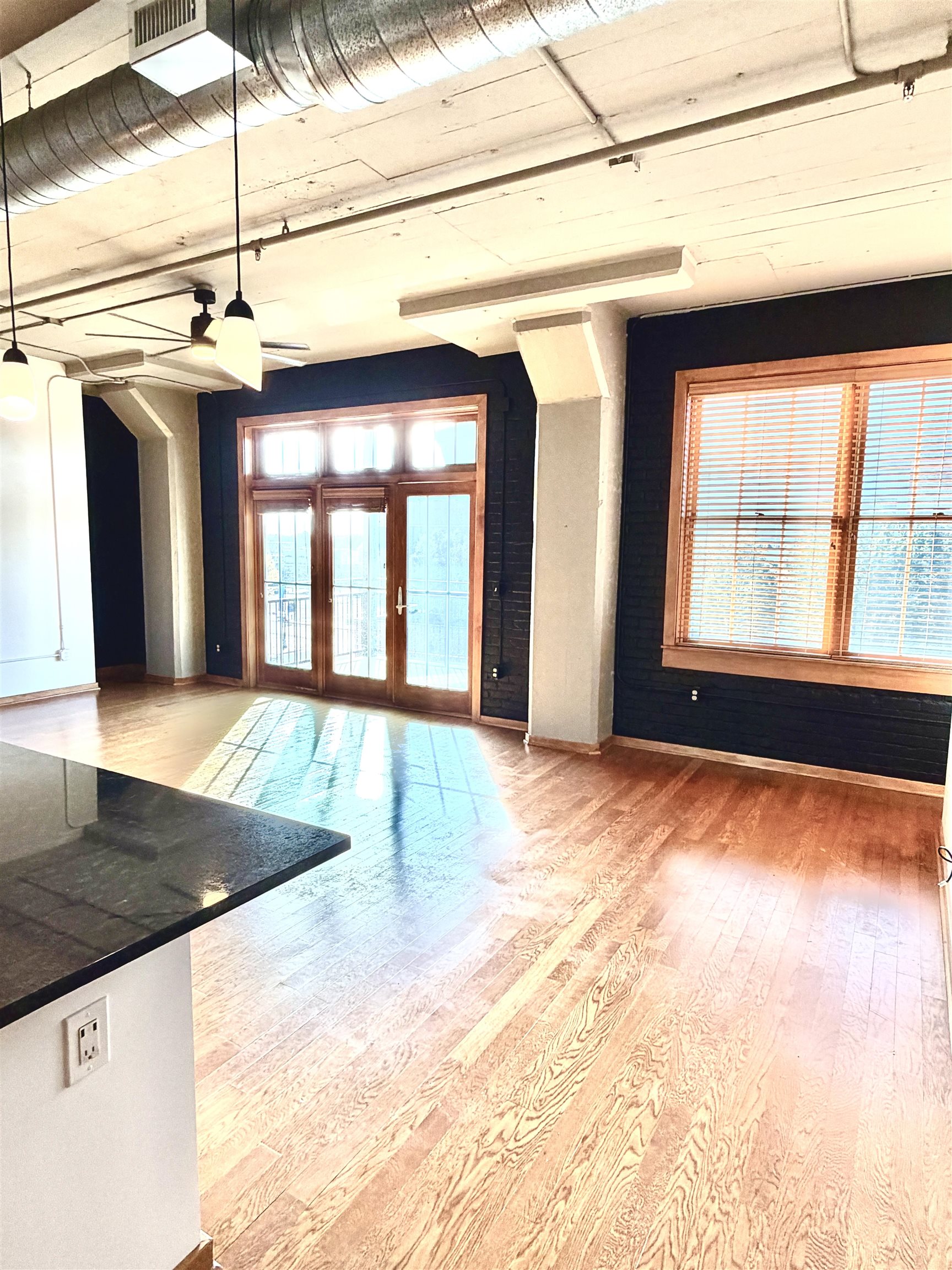 201 S Saint Francis Ave #403, Wichita, KS 67202