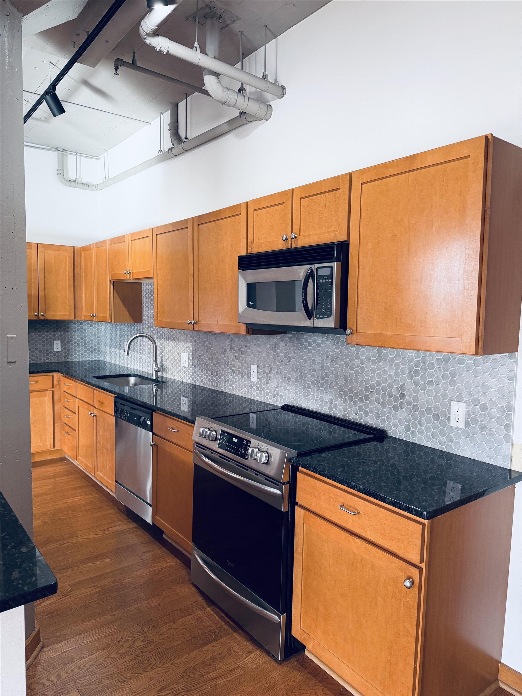 201 S Saint Francis Ave #403, Wichita, KS 67202