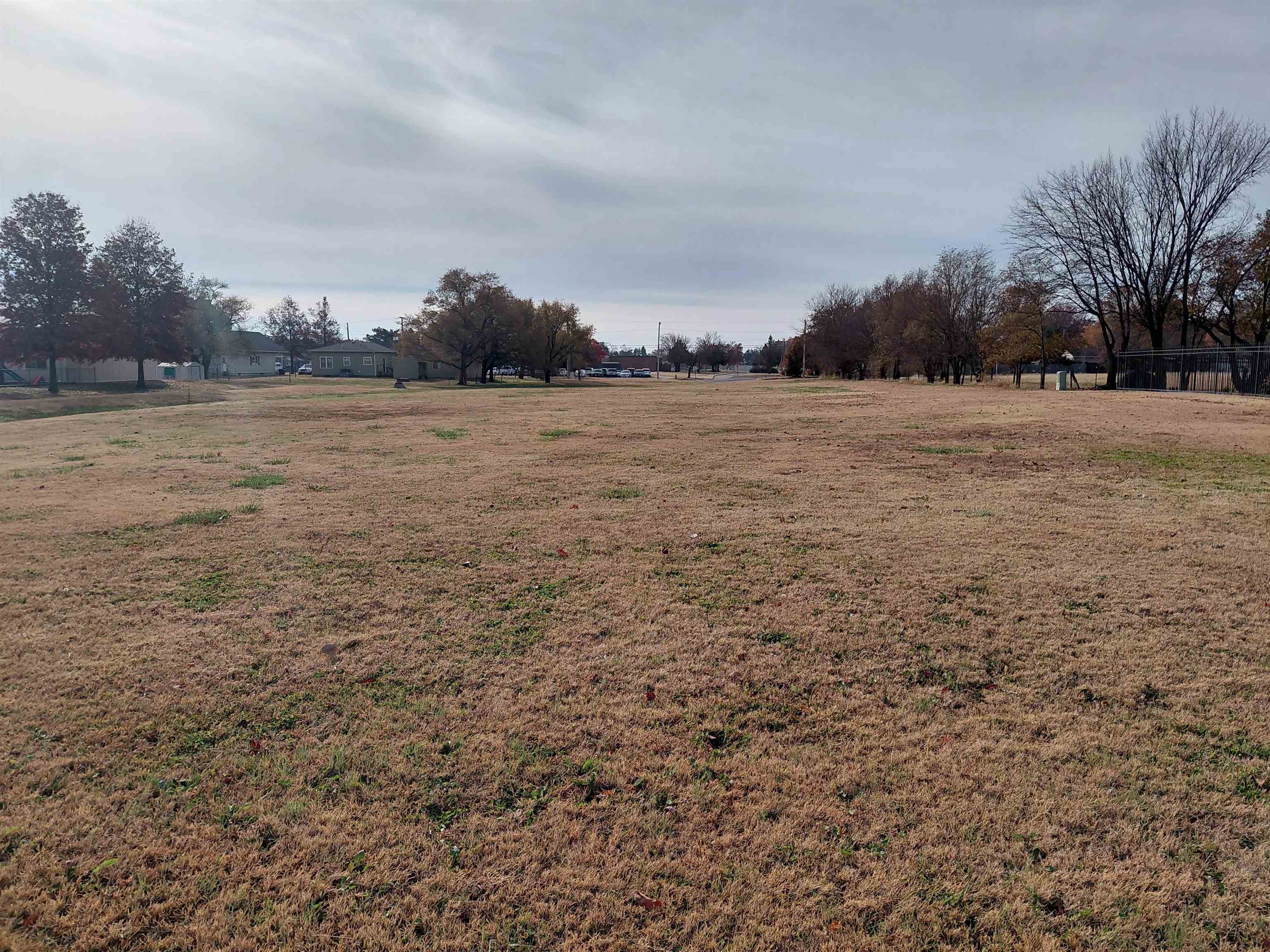 1001 Myles Dr, Wellington, KS 67152