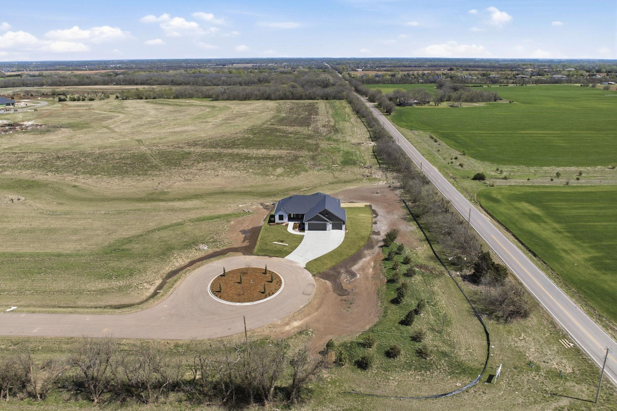 16705 W Hickory Ct, Goddard, KS 67052
