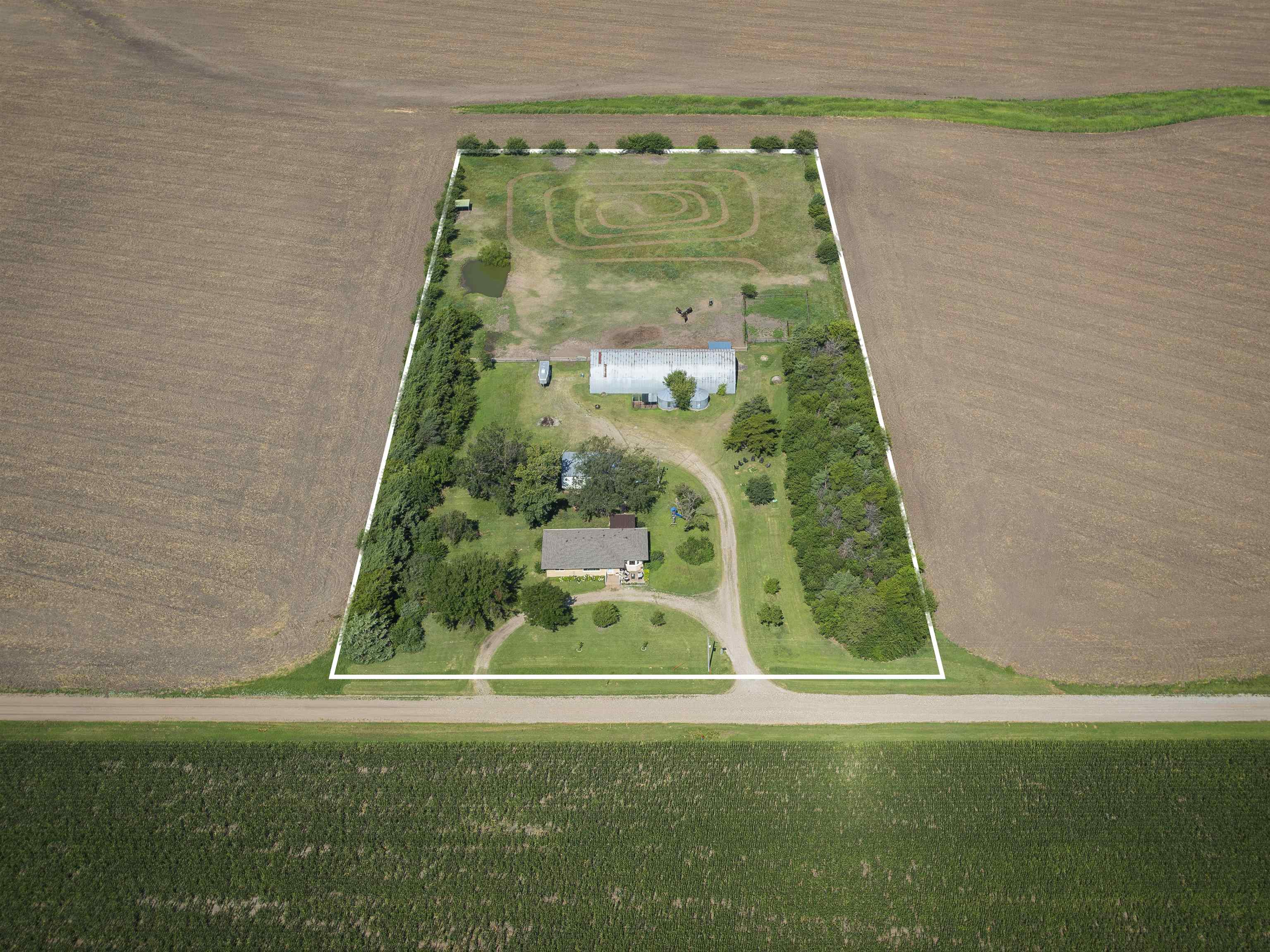 631 S Maize Rd, Wellington, KS 67152