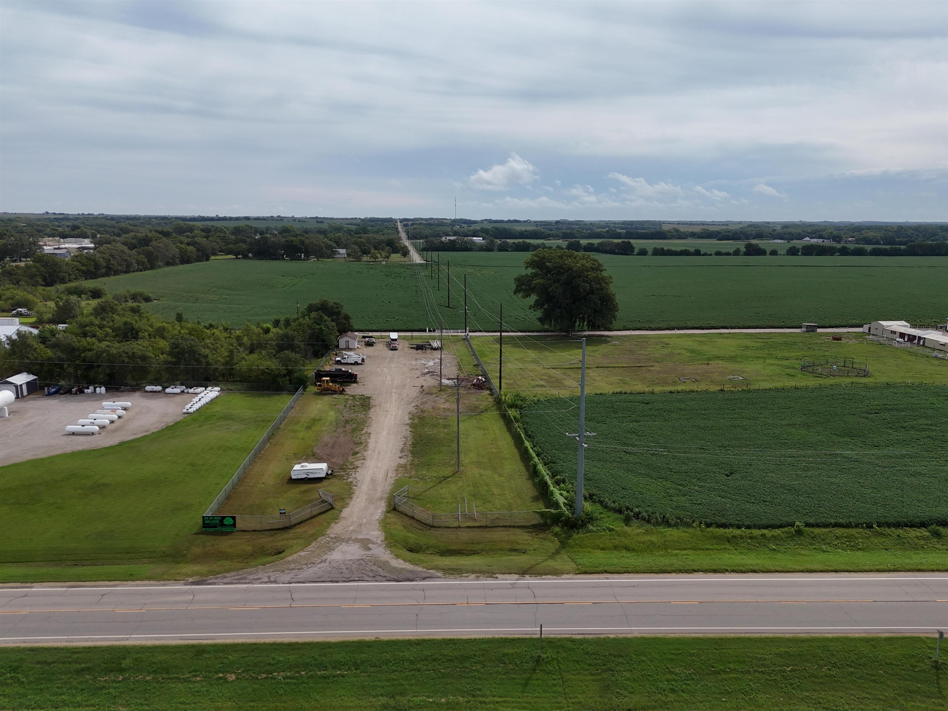 417 S 6th St, Clay Center, KS 66938