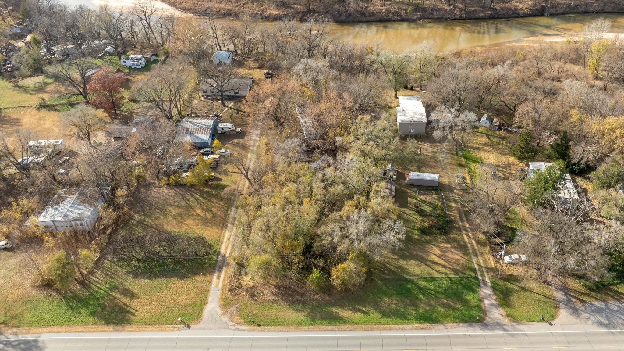 943 N Broadway, Belle Plaine, KS 67013