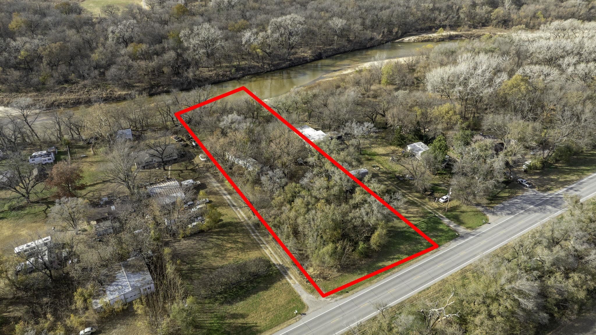 943 N Broadway, Belle Plaine, KS 67013