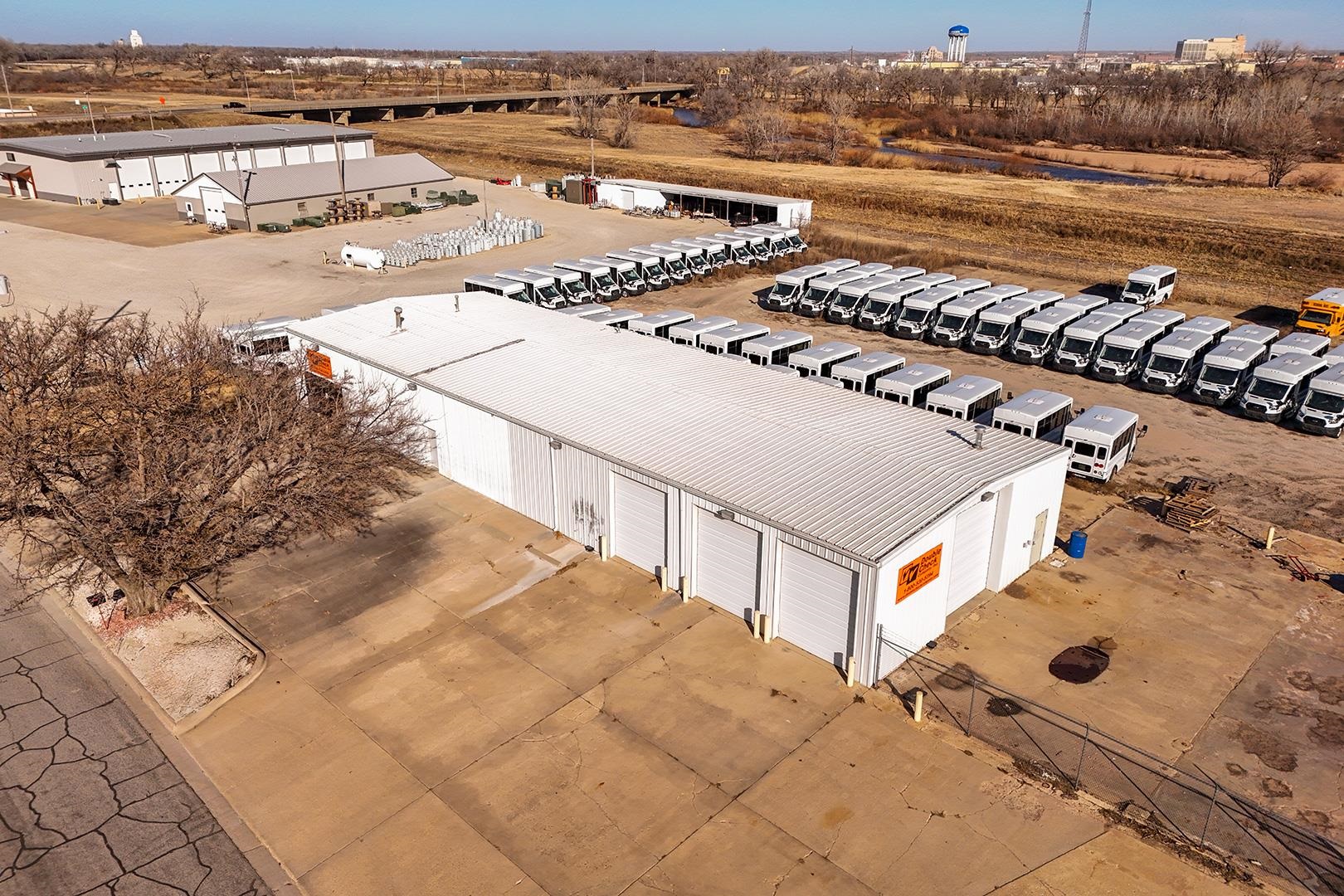 130 E 10th Ave, South Hutchinson, KS 67505