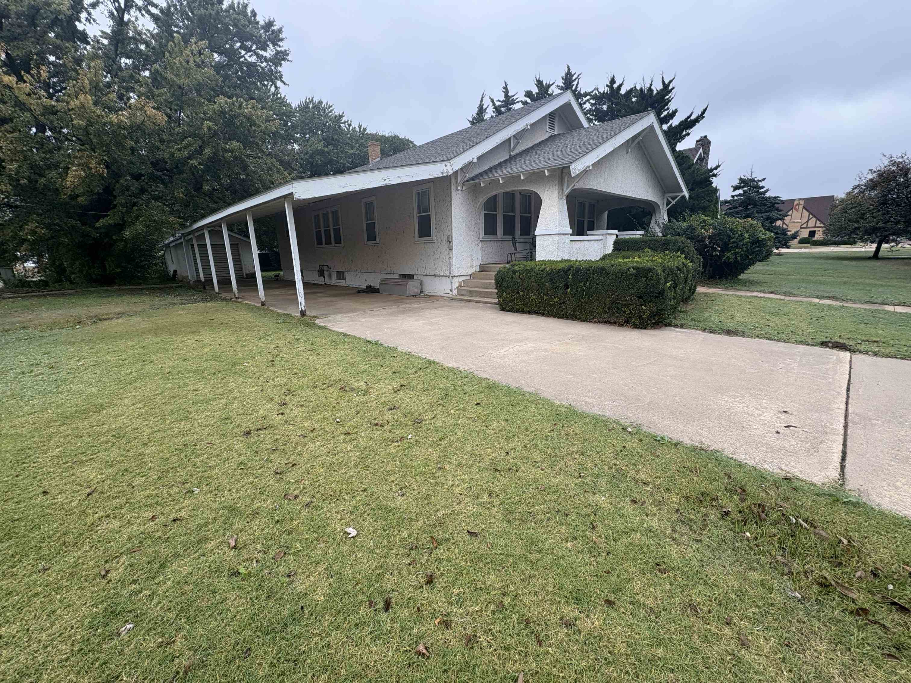 127 N 9th St, Kiowa, KS 67070