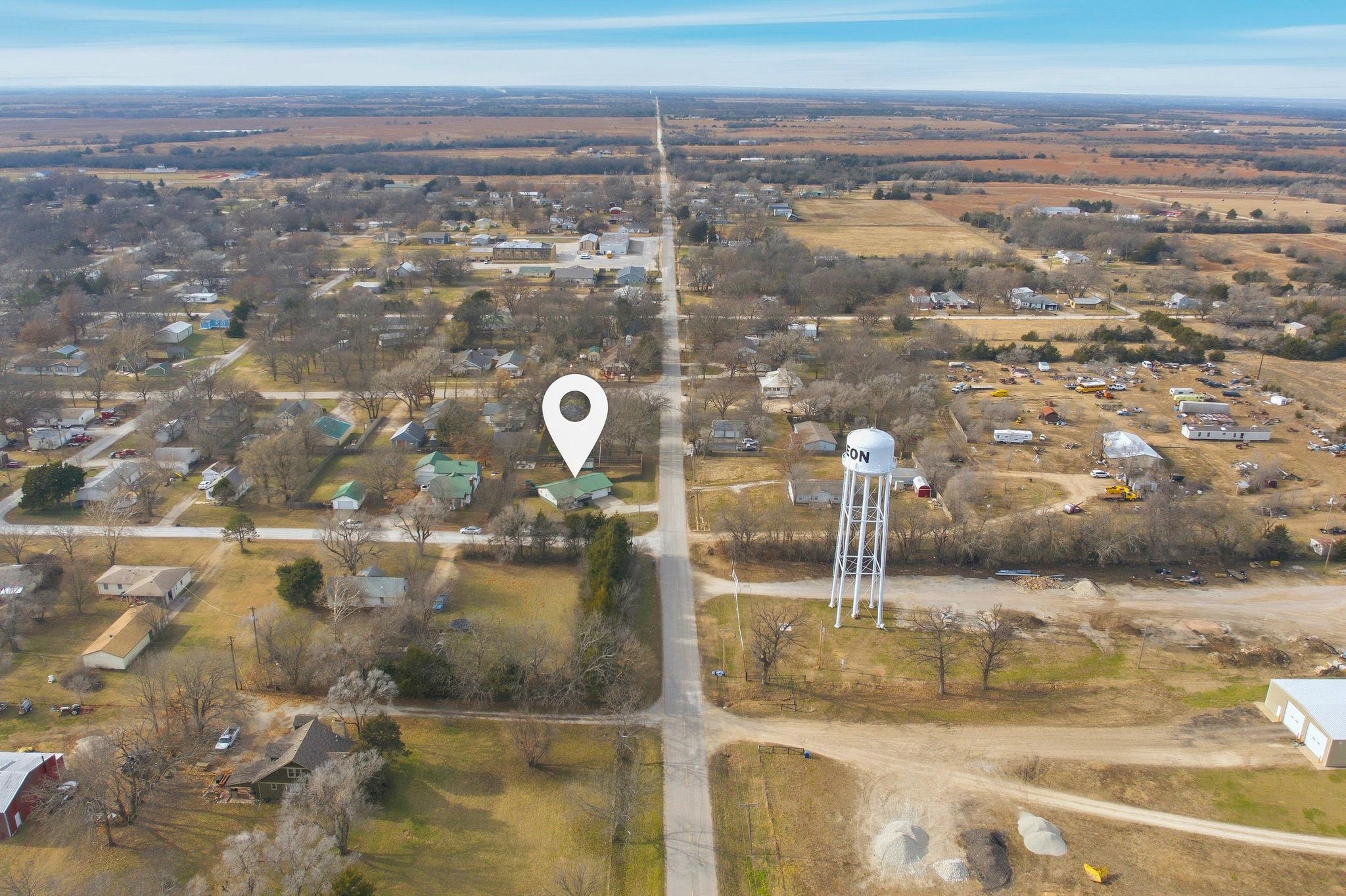 811 N East St, Leon, KS 67074